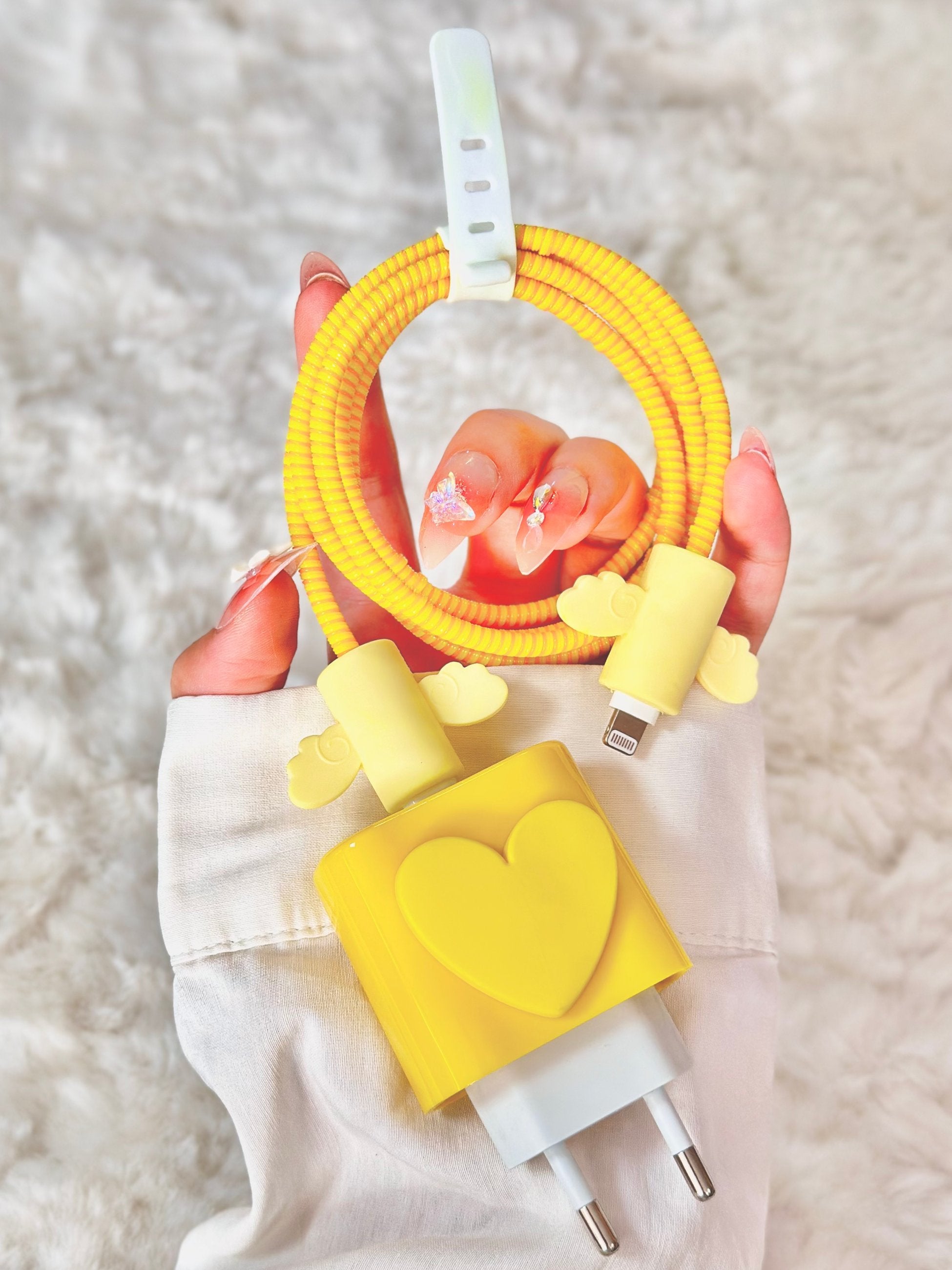 iPhone 18W/20W Uyumlu Şarj Kılıfı Sarı Kalp