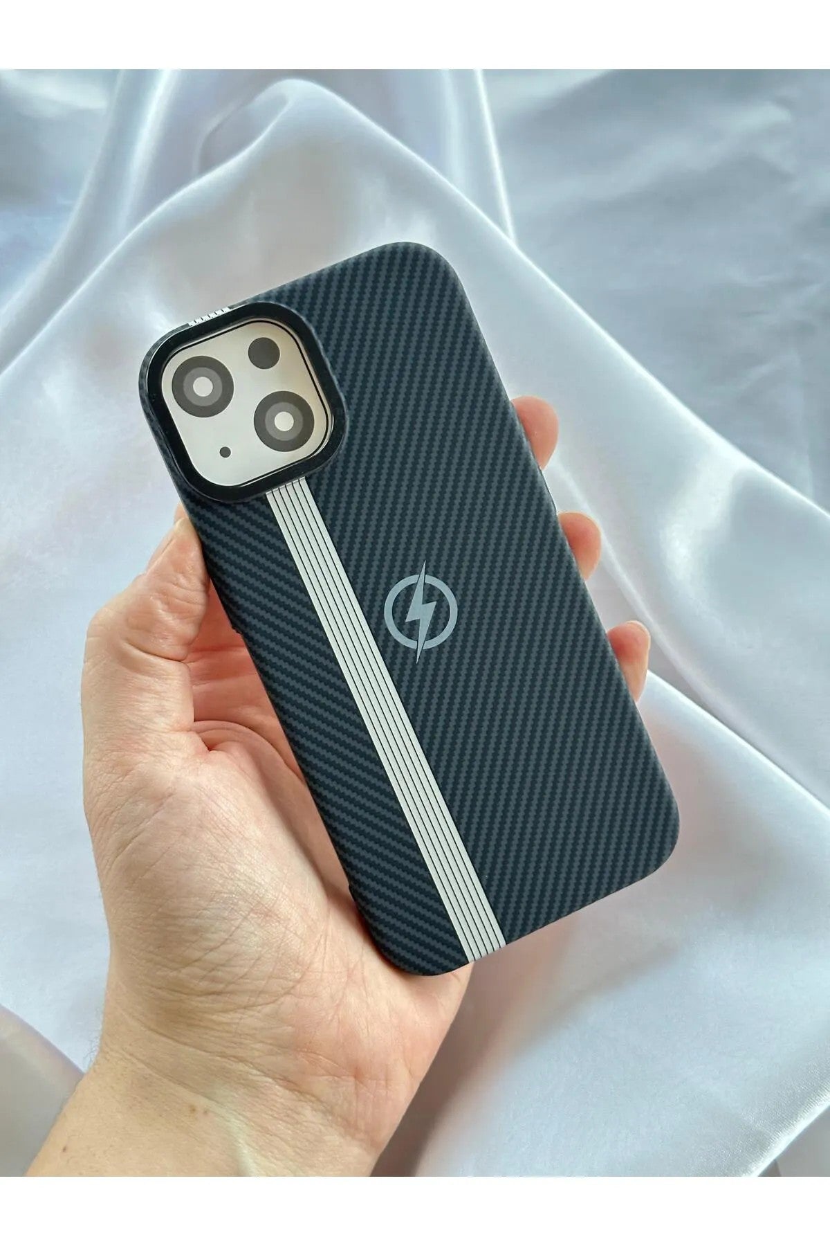 iPhone 13 Karbon Desenli Yükseltilmiş Kamera Korumalı Modern Kılıf