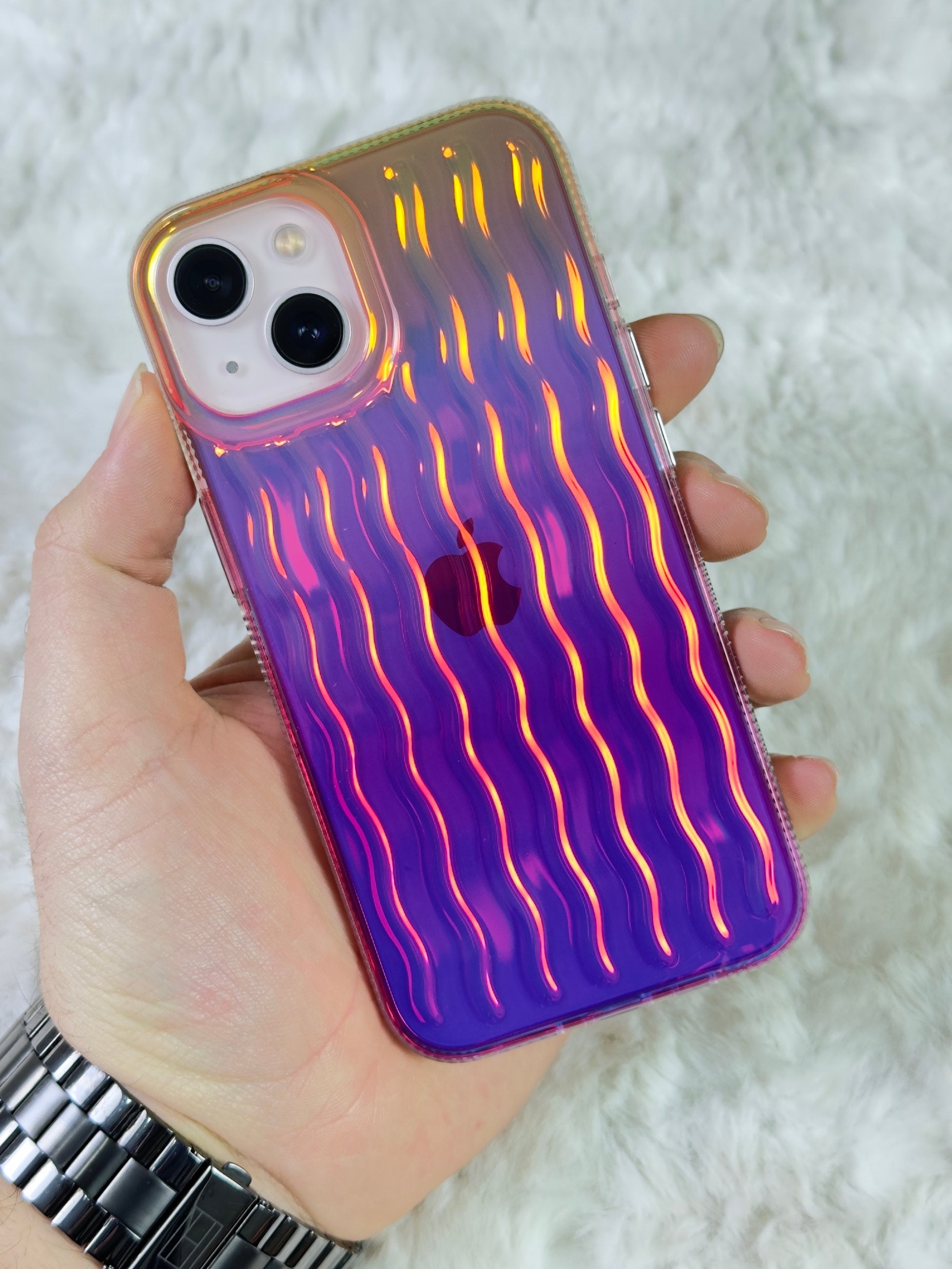 iPhone 14 ile Uyumlu Renkli Dalgalı Darbelere Karşı Dayanıklı Kamera Çıkıntılı İsmira Kılıf