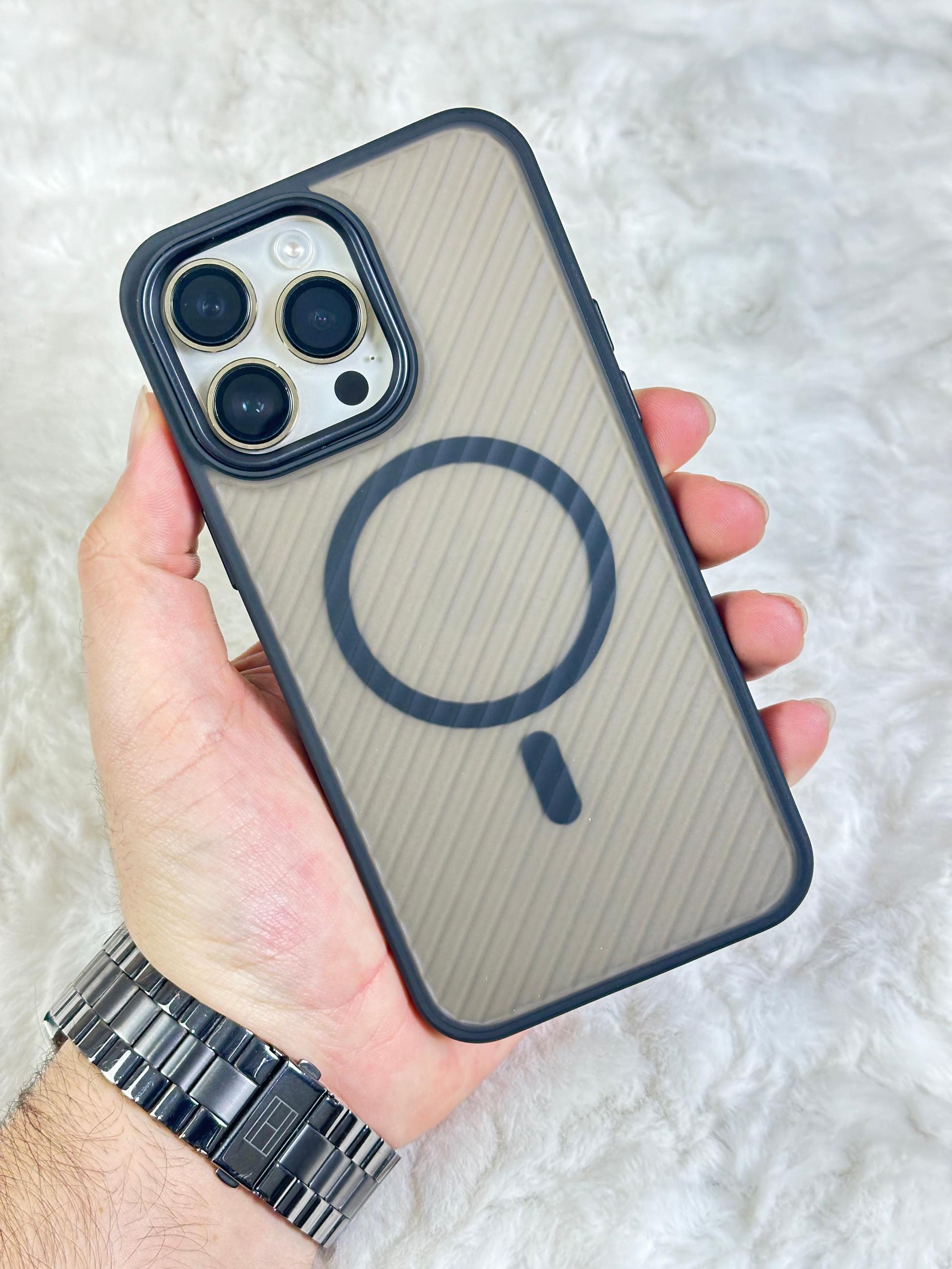 iPhone 15 Pro Max Magsafe Özellikli Kamera Çıkıntılı Yanları Silikon Line Kılıf