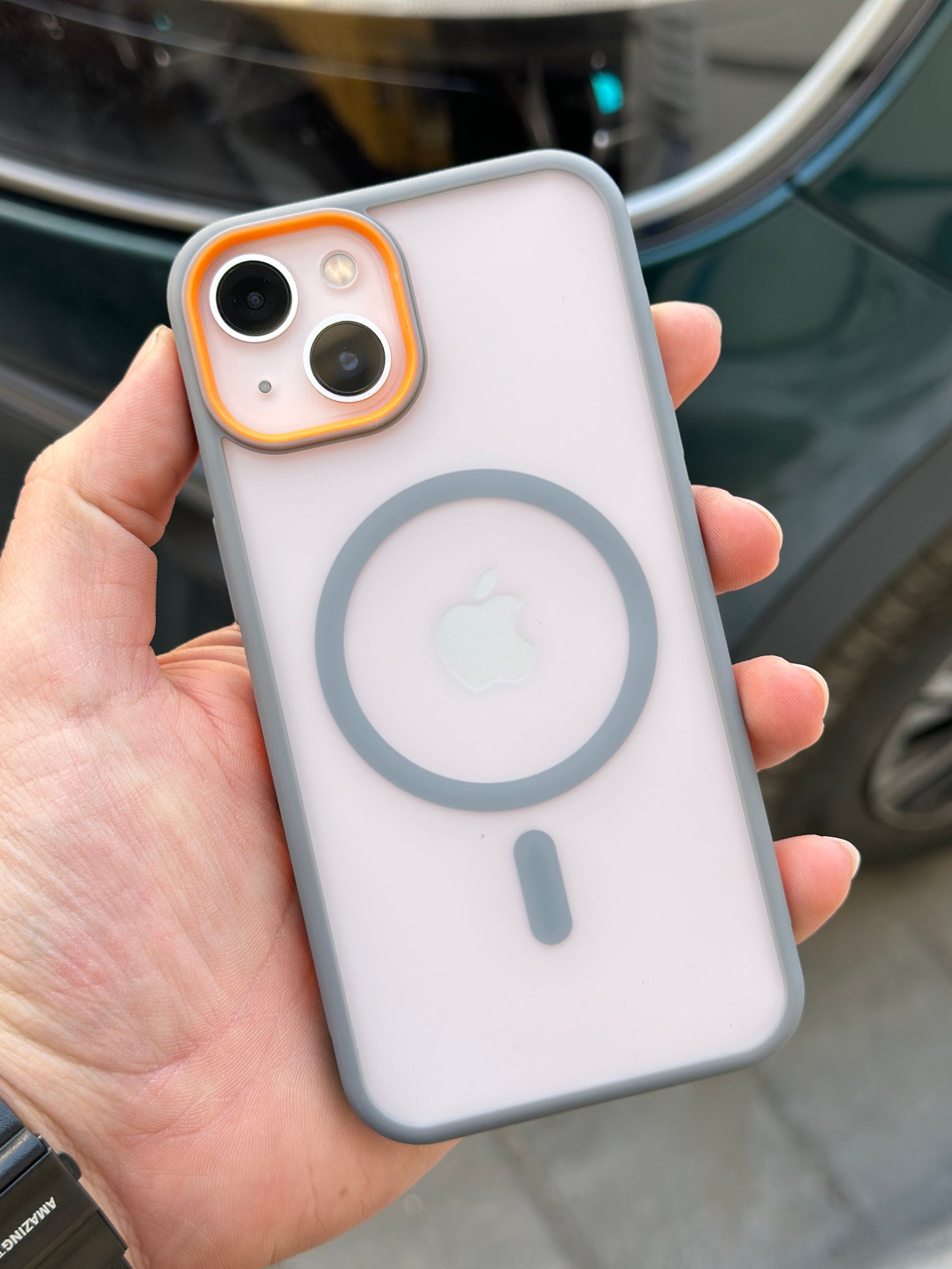 iPhone 13 Magsafe Özellikli Arkası Mat Yanları Renkli Yumuşak Silikon Aura Kılıf