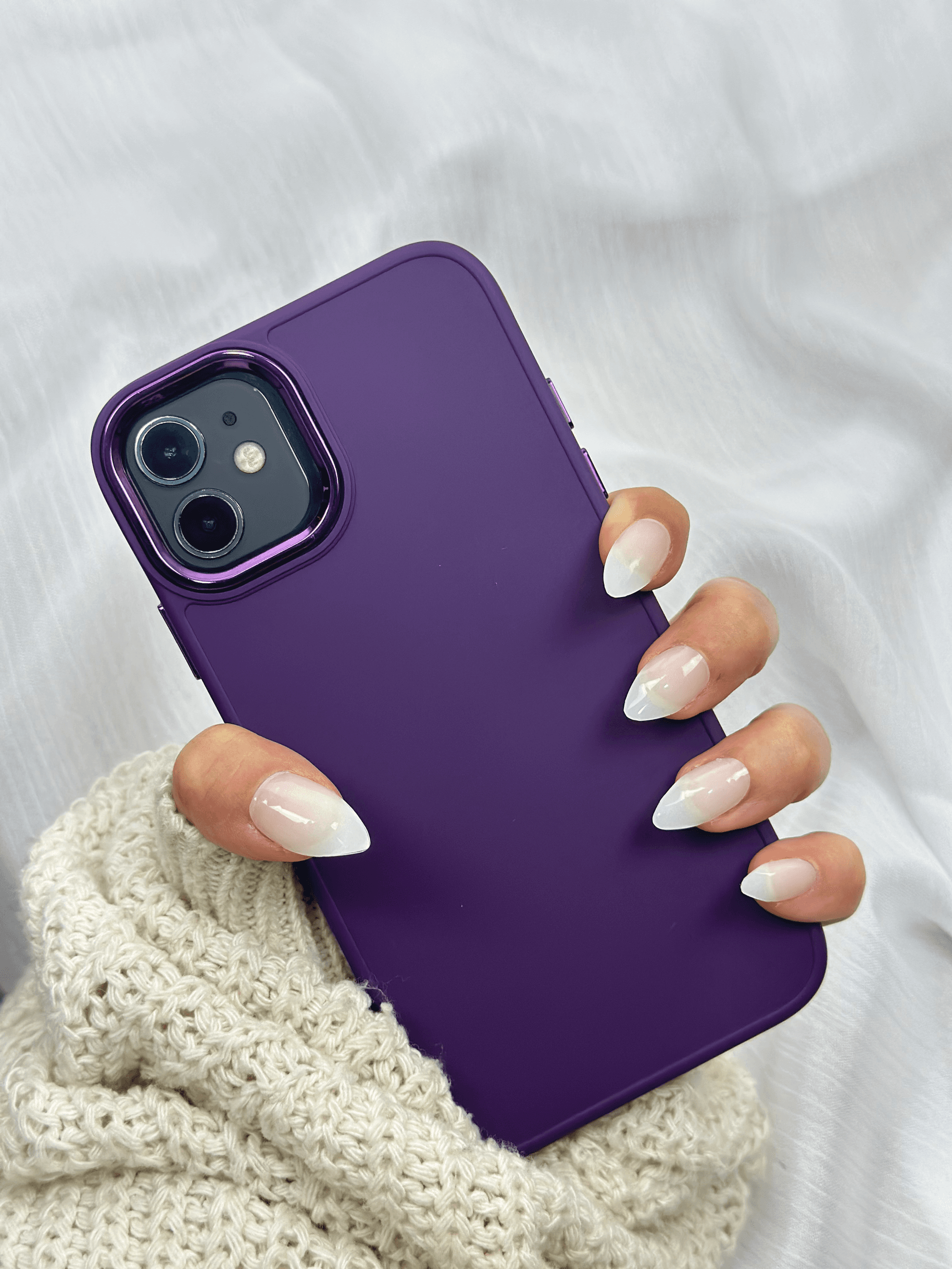 Iphone 11 Parlak Metal Detaylı Tuşu Kolay Basmalı Lansman Pastel Silikon Ruby Kılıf