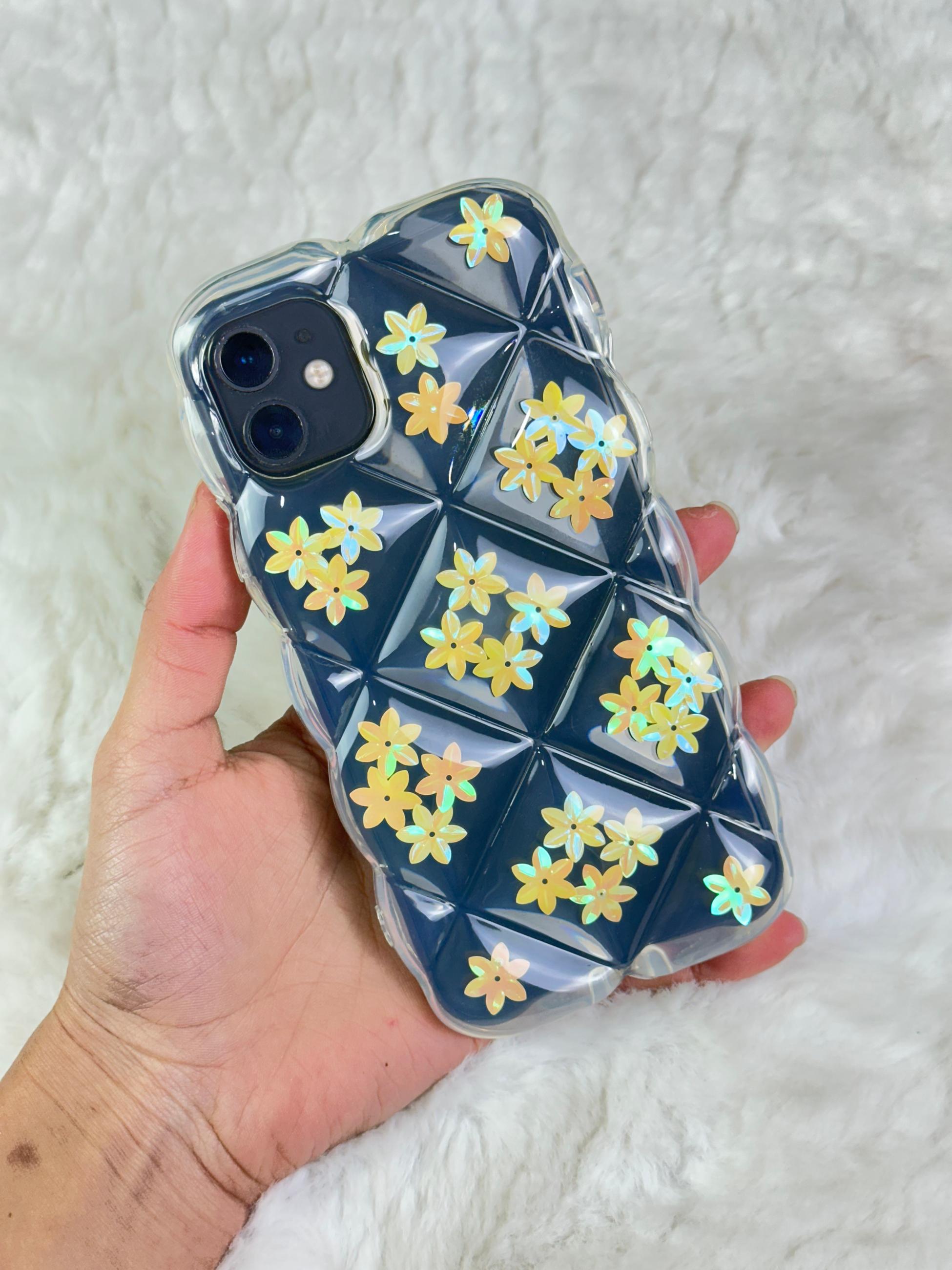 iPhone 11 Darbe Emici Özellikli Çiçekli Kalpli Figürlü Angel Kılıf