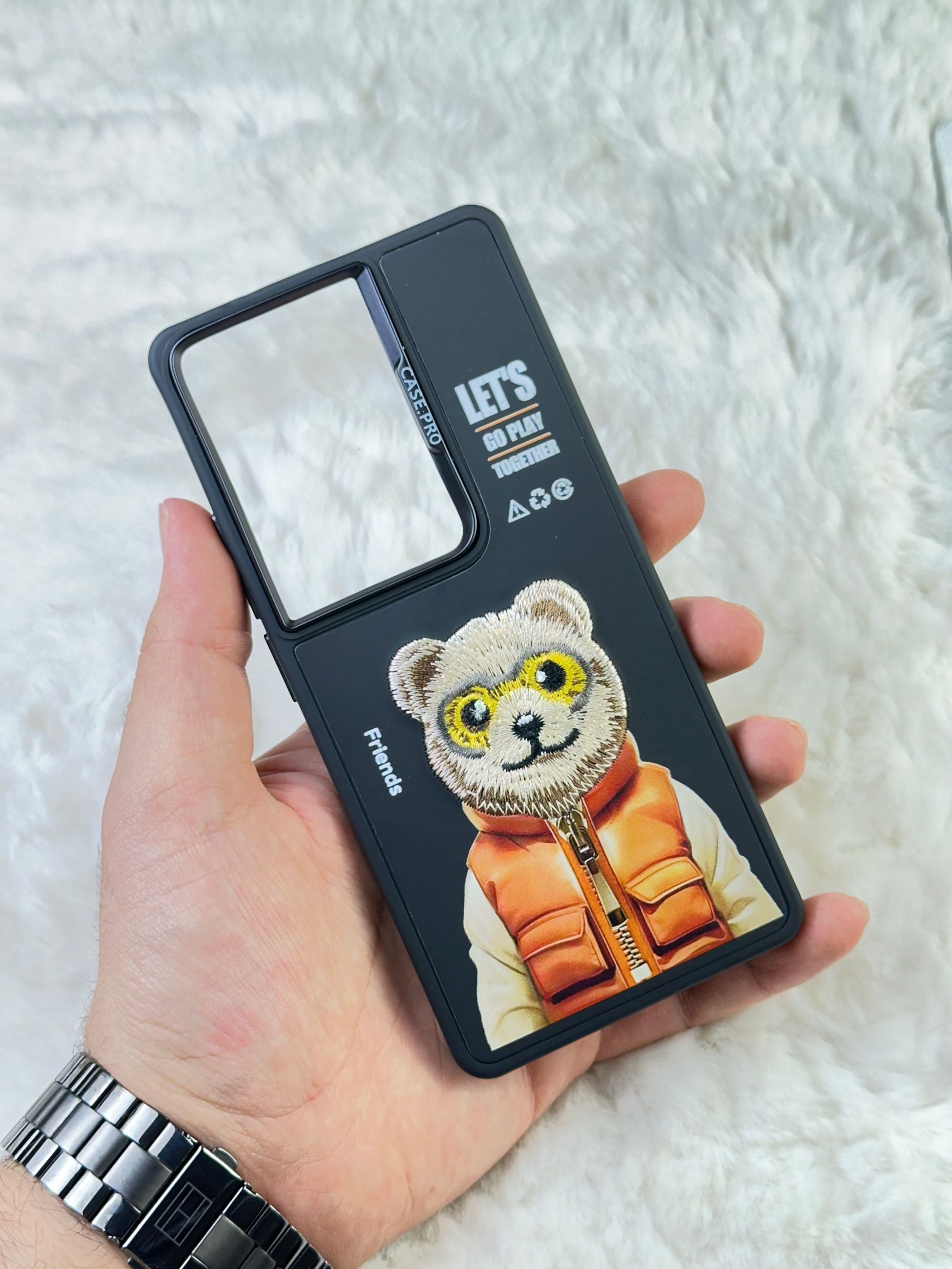 Xiaomi Redmi Note 13 Pro 4G Sert Kapaklı Tatlı Karakterli Dikişli Safari Kılıf