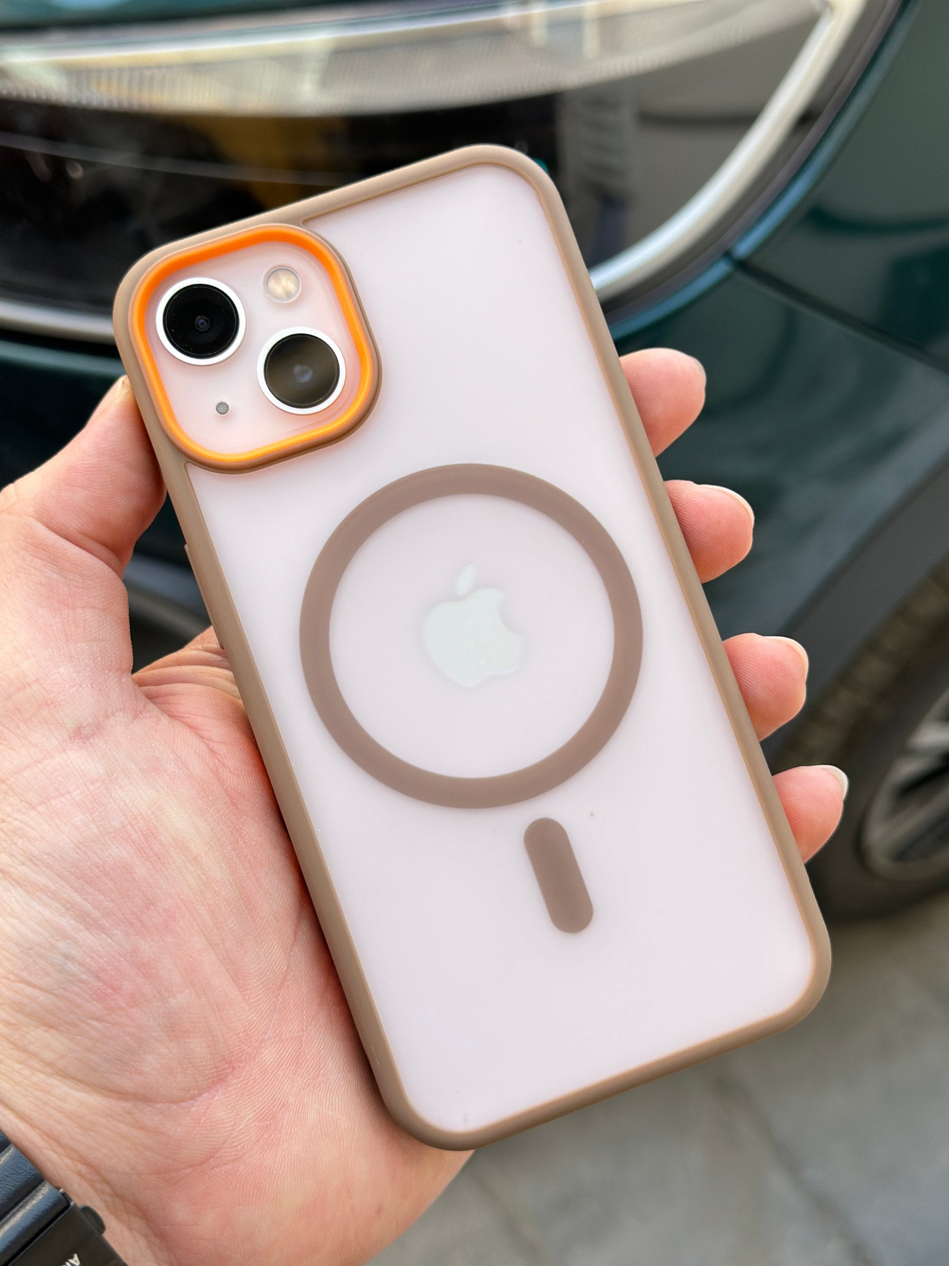 iPhone 13 Magsafe Özellikli Arkası Mat Yanları Renkli Yumuşak Silikon Aura Kılıf