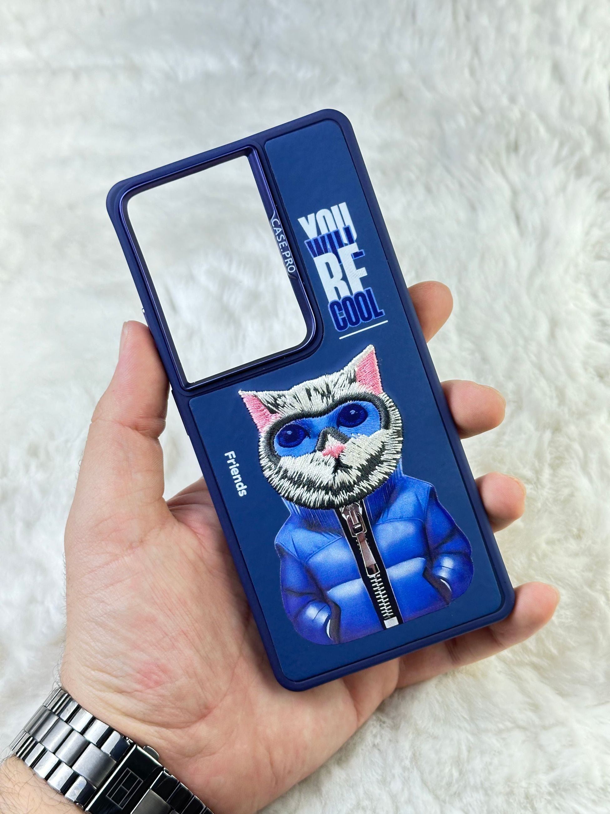 Xiaomi Redmi Note 13 Pro 4G Sert Kapaklı Tatlı Karakterli Dikişli Safari Kılıf