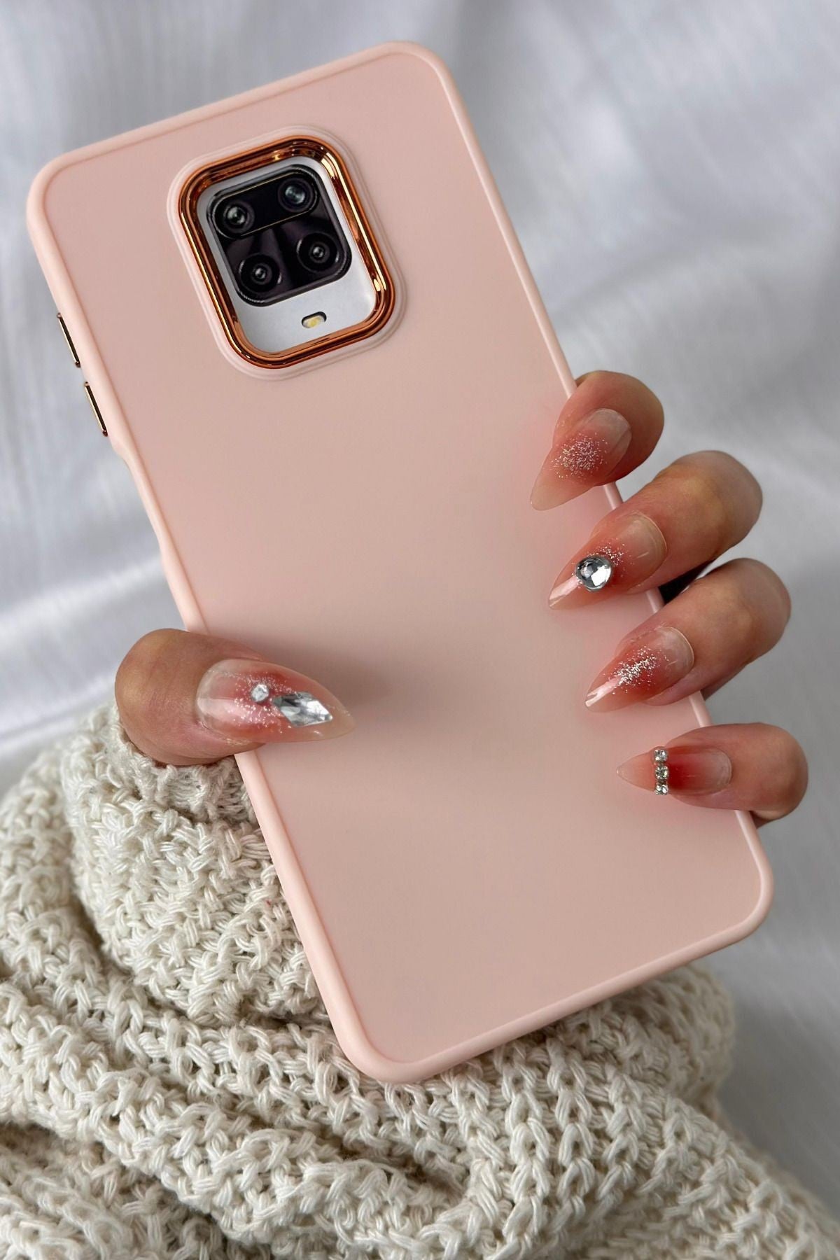 Redmi Note 9 Pro Ve Redmi Note 9s Uyumlu Parlak Metal Detaylı Kolay Basmalı Lansman Silikon Ruby