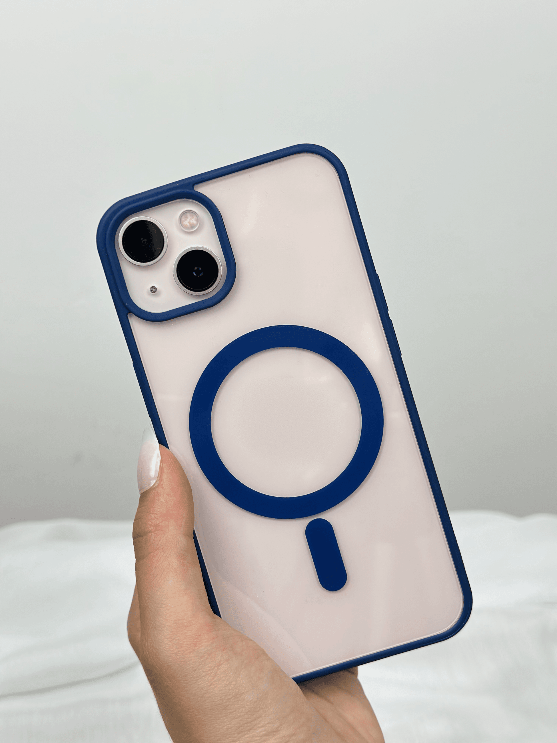 iPhone 15 Magsafe Wireless Şarj Özellikli Silikon Kamera Çıkıntılı REMA Kılıf