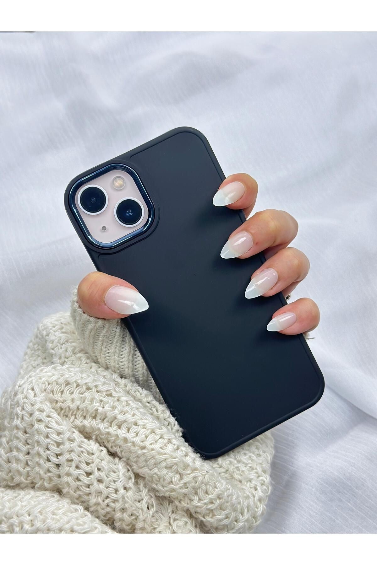 İphone 13 Uyumlu Parlak Metal Detaylı Tuşu Kolay Basmalı Pastel Silikon Ruby Kılıf