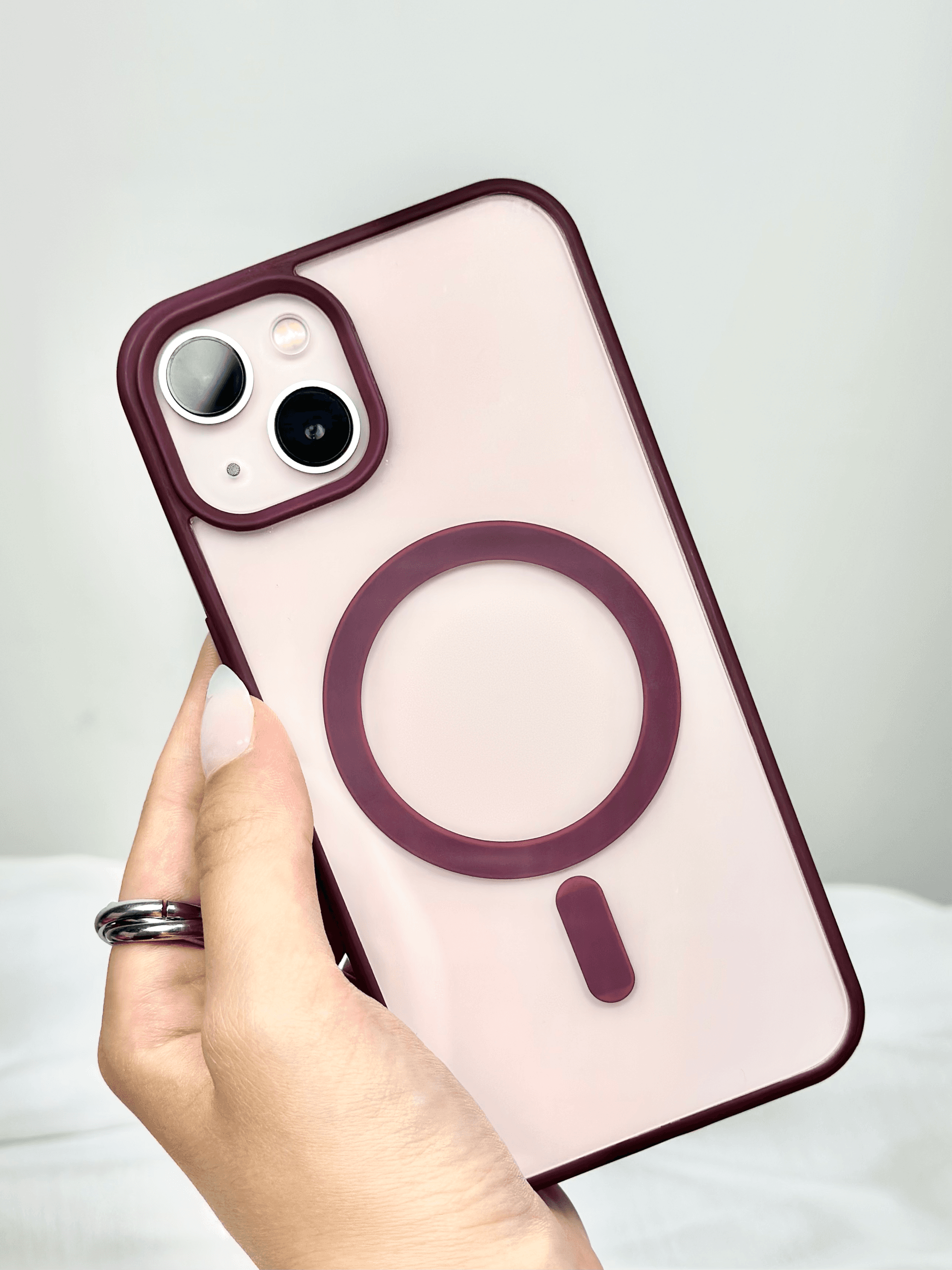 iPhone 13 Ile Uyumlu Magsafe Wireless Şarj Özellikli Silikon Kamera Çıkıntılı Rema Kılıf