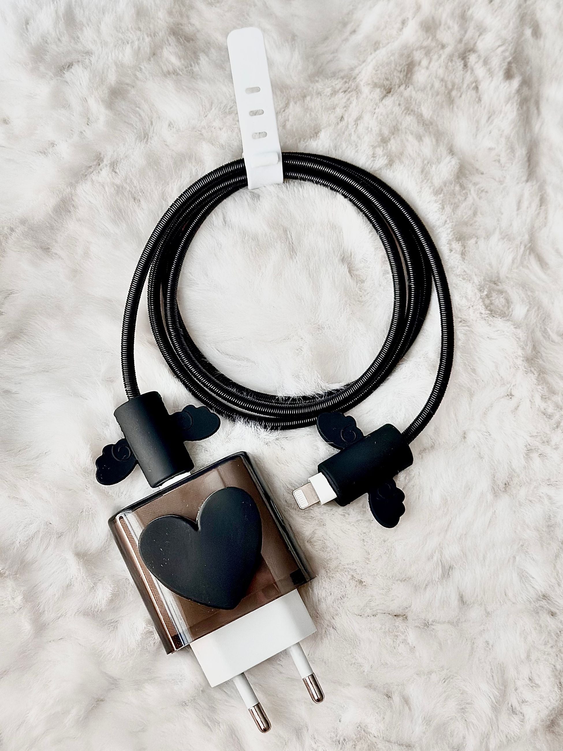 iPhone 18W/20W Uyumlu Şarj Kılıfı Siyah Kalp