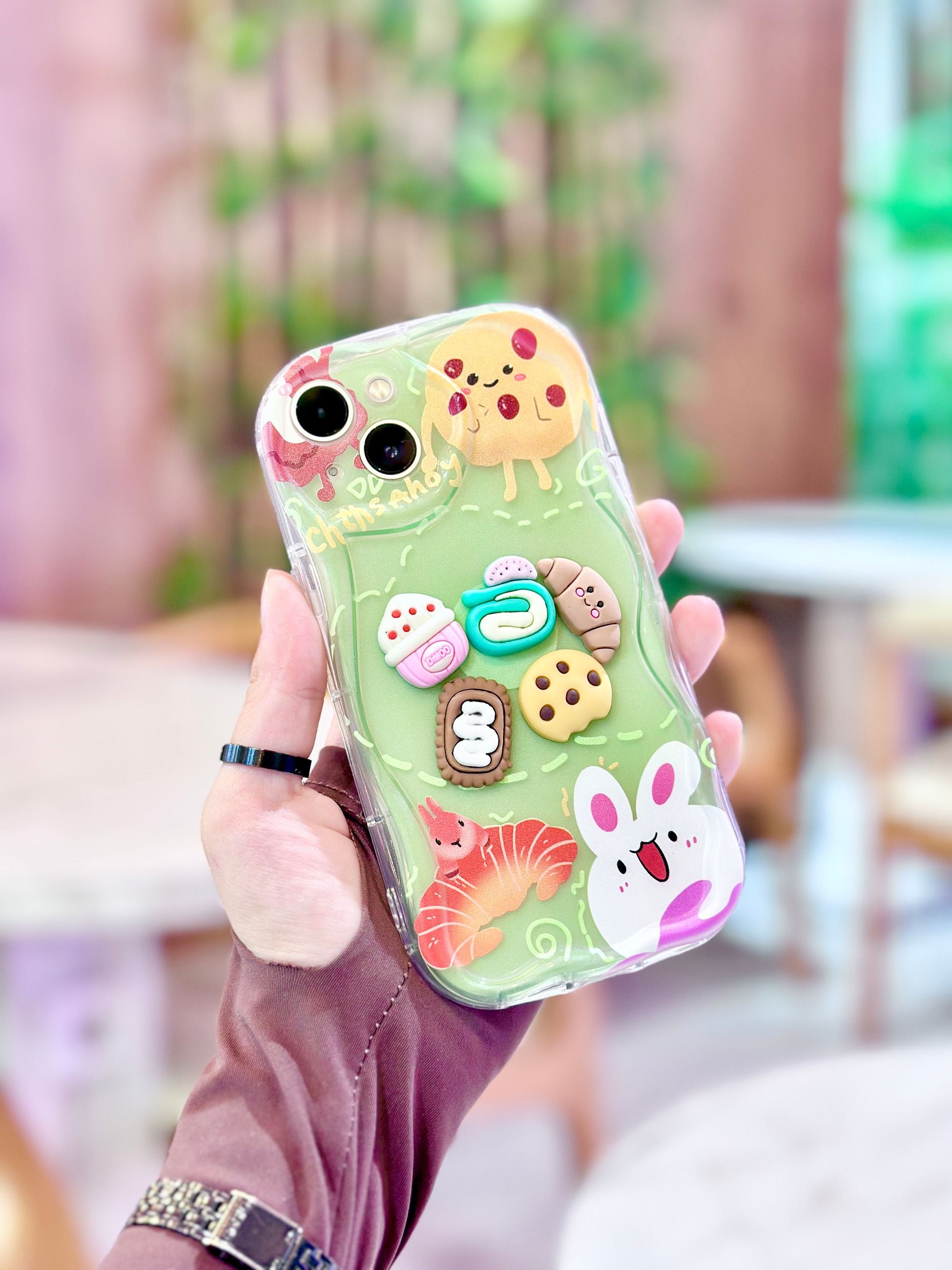 iPhone 13 Sevimli Tavşan Kurabiye Kruvasan Desenli 3 Boyutlu Silikon Rabbit Kılıf