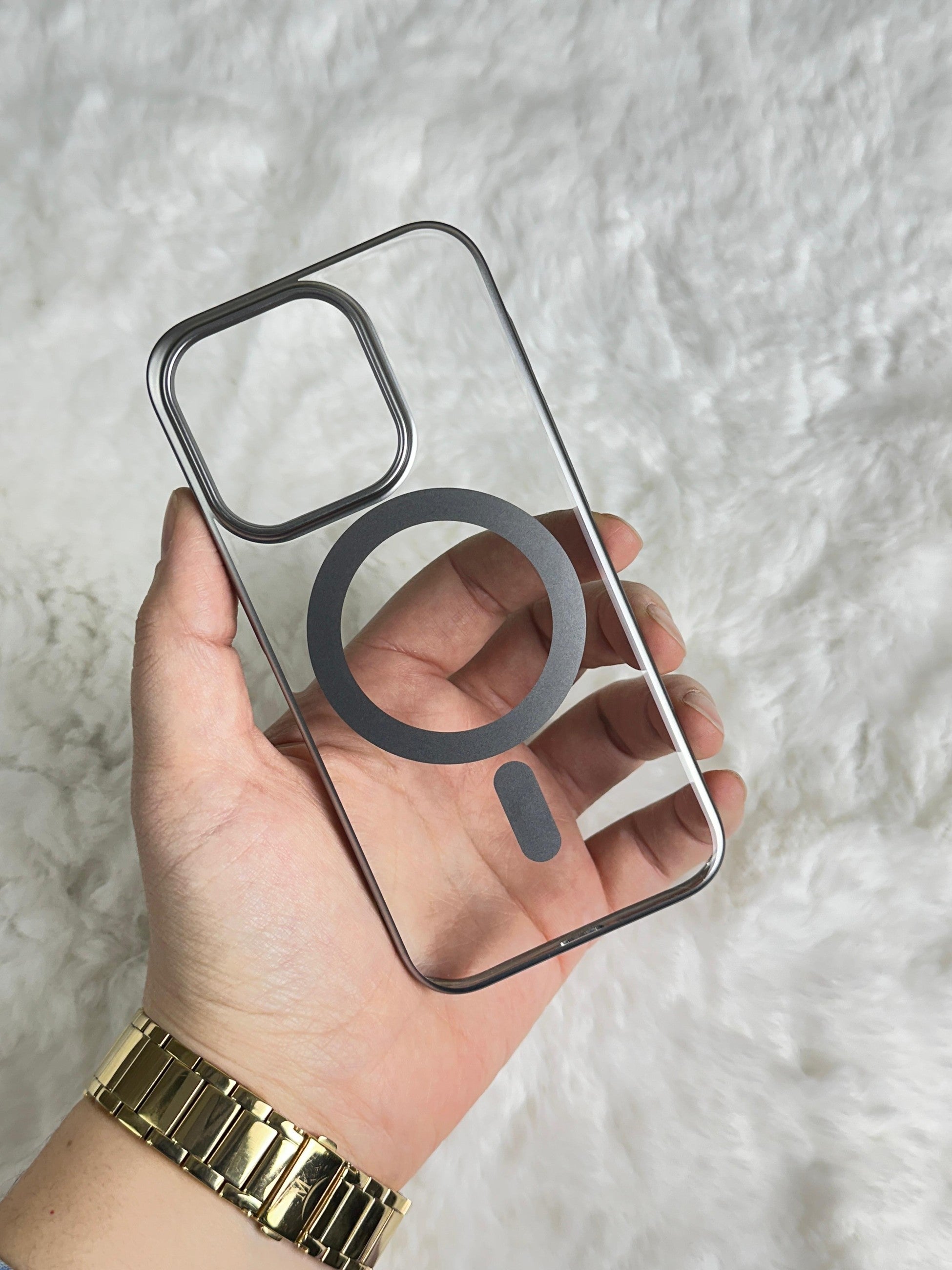 iPhone 15 Pro Max Magsafe Özellikli Şeffaf Çizilmez Dayanıklı Darbe Emici İnce ve Şık Tasarımlı Riksos Kılıf