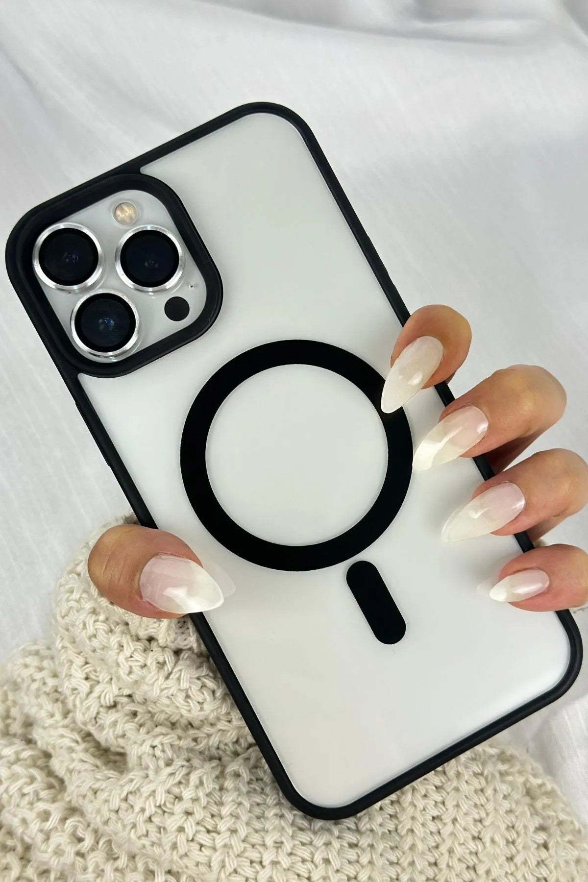 iPhone 12 Pro Max Magsafe Kablosuz Şarj Özellikli Silikon Rema Kılıf