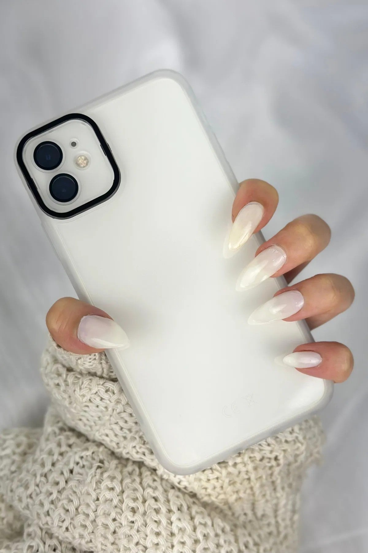 iPhone 11 Kamera Korumalı Transparan Berry Kılıf