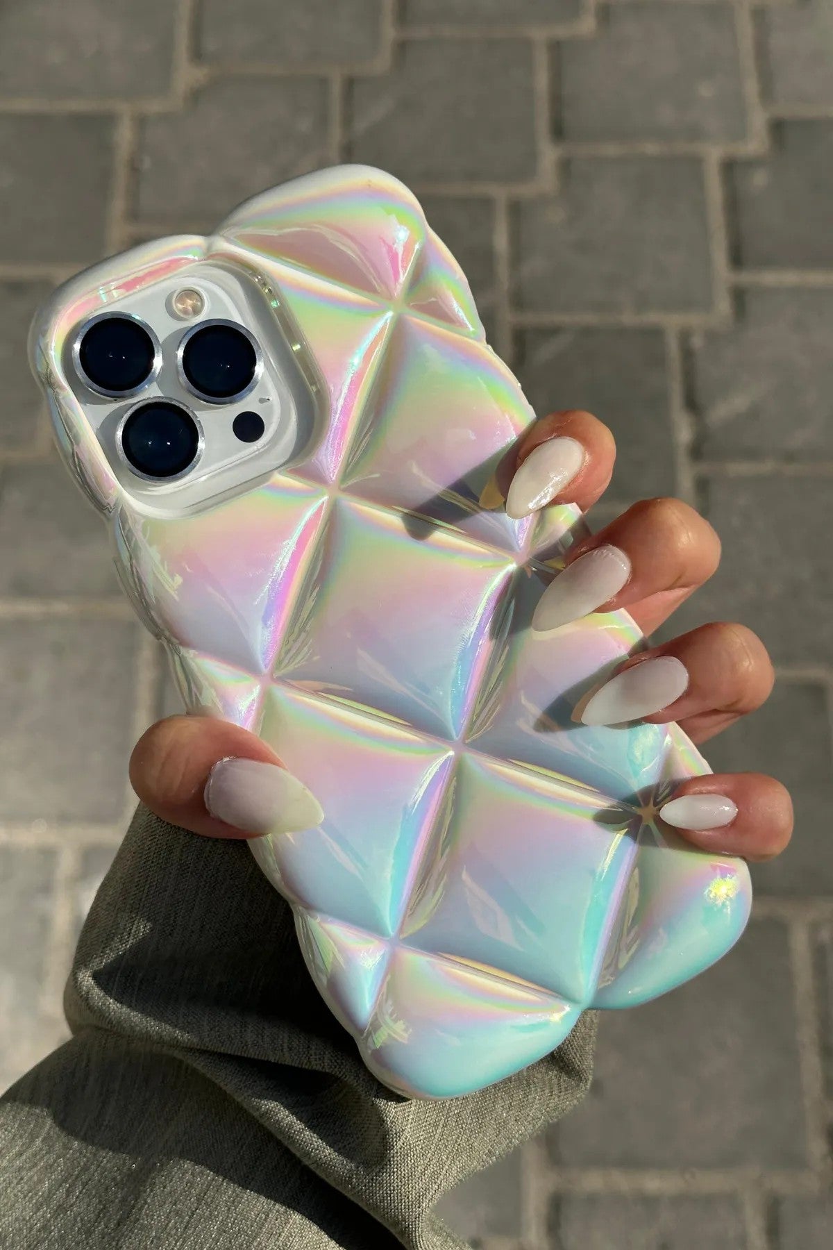 iPhone 14 Pro Max Kabartma Desenli 3D Darbe Emici Ultra Sağlam Pufy Kılıf