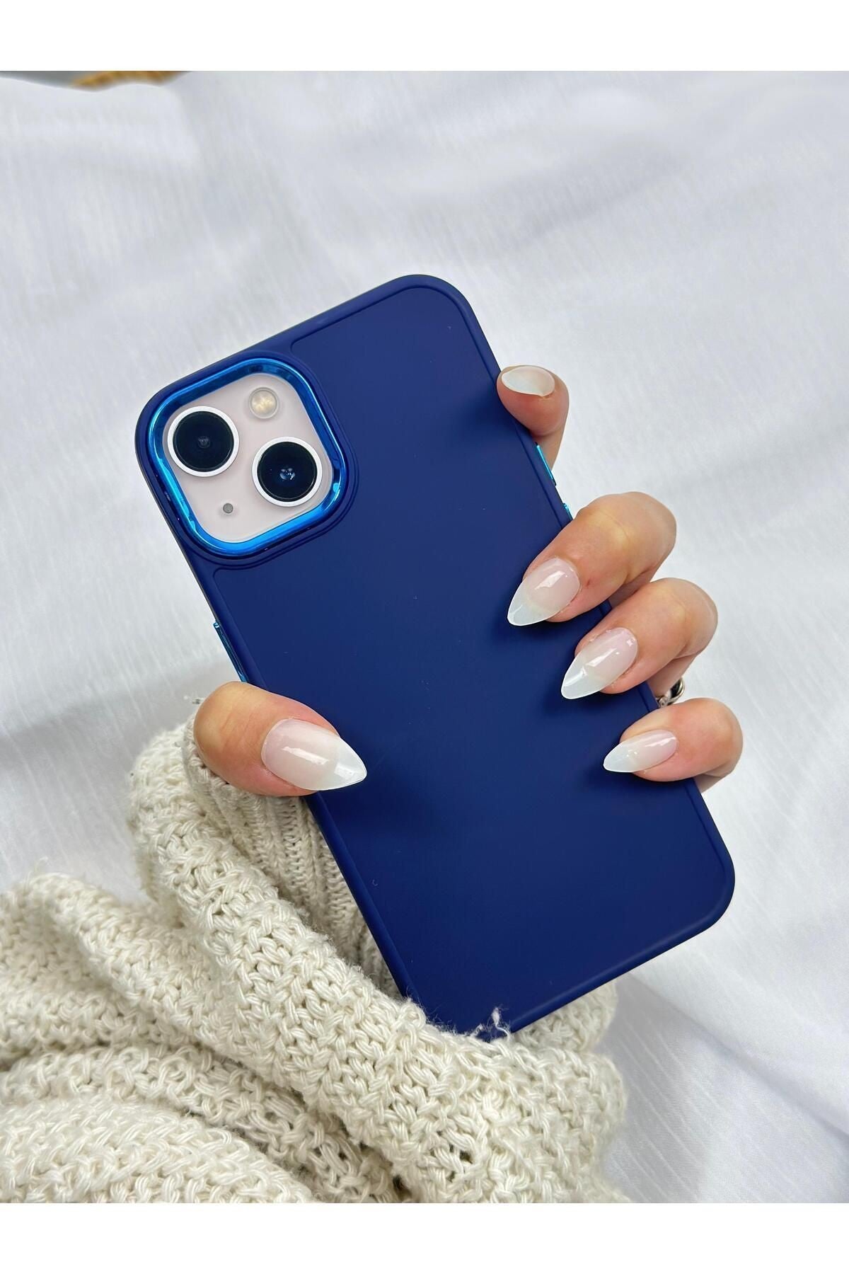 İphone 13 Uyumlu Parlak Metal Detaylı Tuşu Kolay Basmalı Pastel Silikon Ruby Kılıf