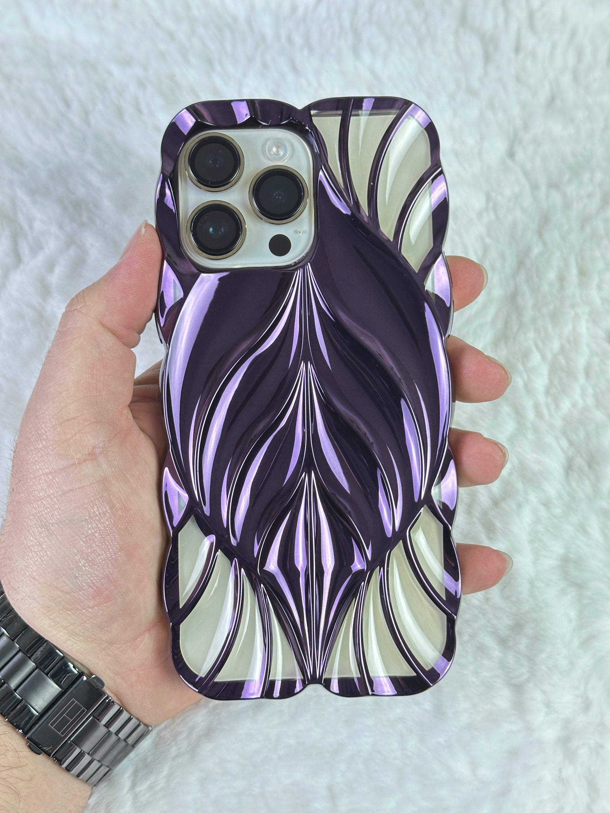 iPhone 15 Pro Max ile Uyumlu Yaprak Desenli Kabartmalı Darbelere Karşı Dayanıklı Leaf Line Kılıf