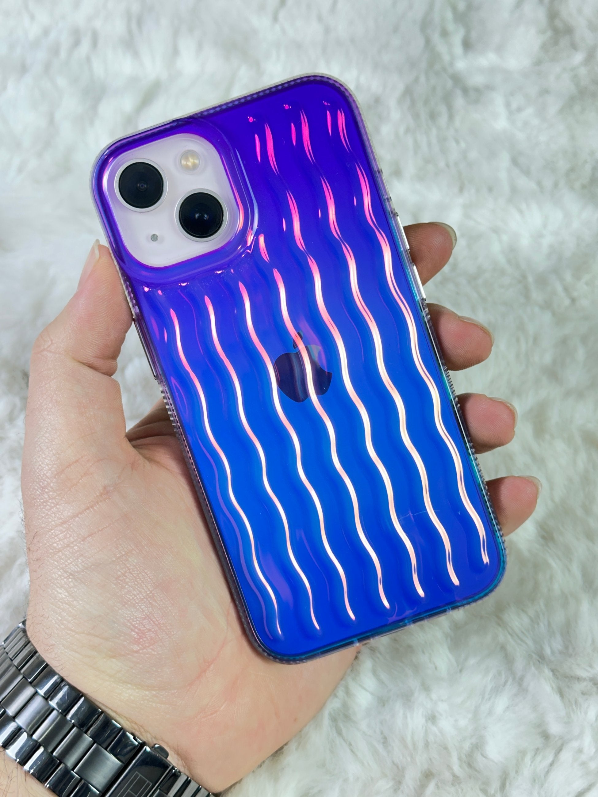 iPhone 14 ile Uyumlu Renkli Dalgalı Darbelere Karşı Dayanıklı Kamera Çıkıntılı İsmira Kılıf