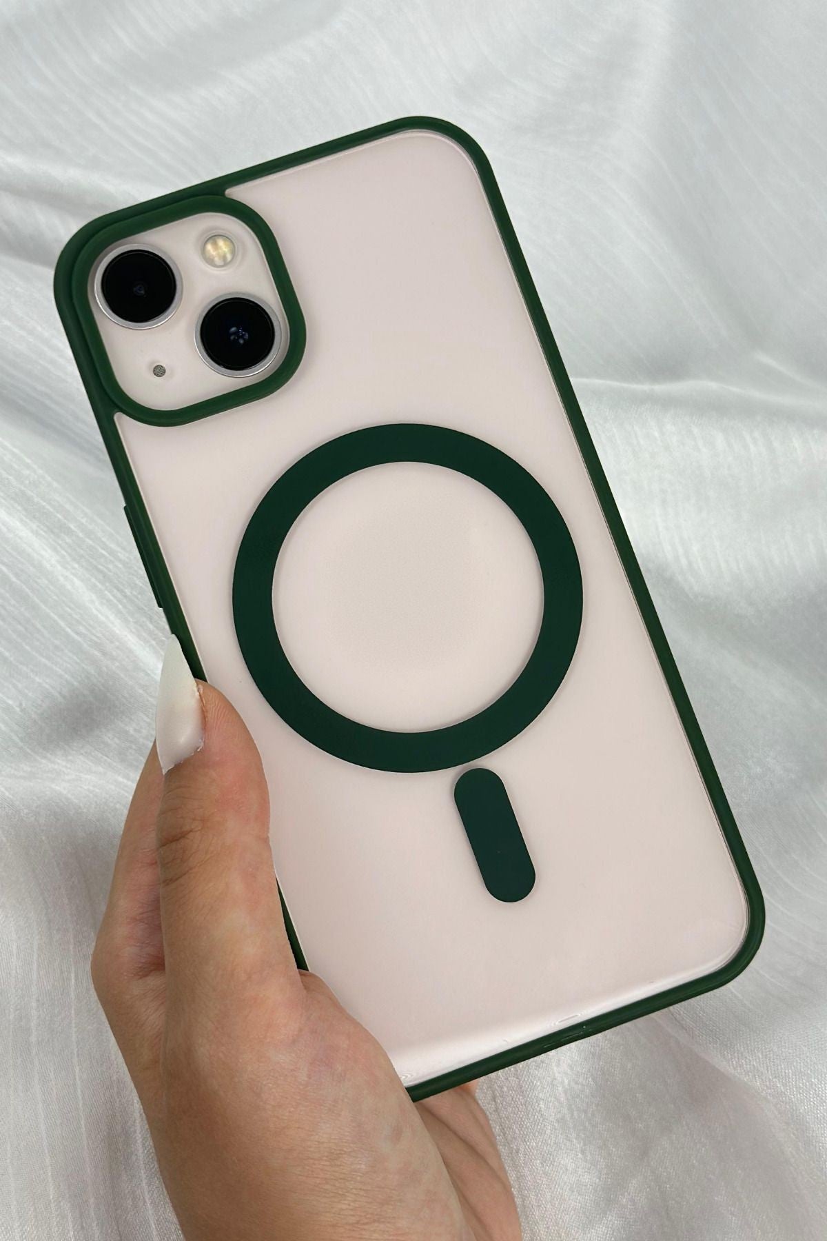 iPhone 15 Plus Magsafe Wireless Şarj Özellikli Silikon Kamera Çıkıntılı REMA Kılıf