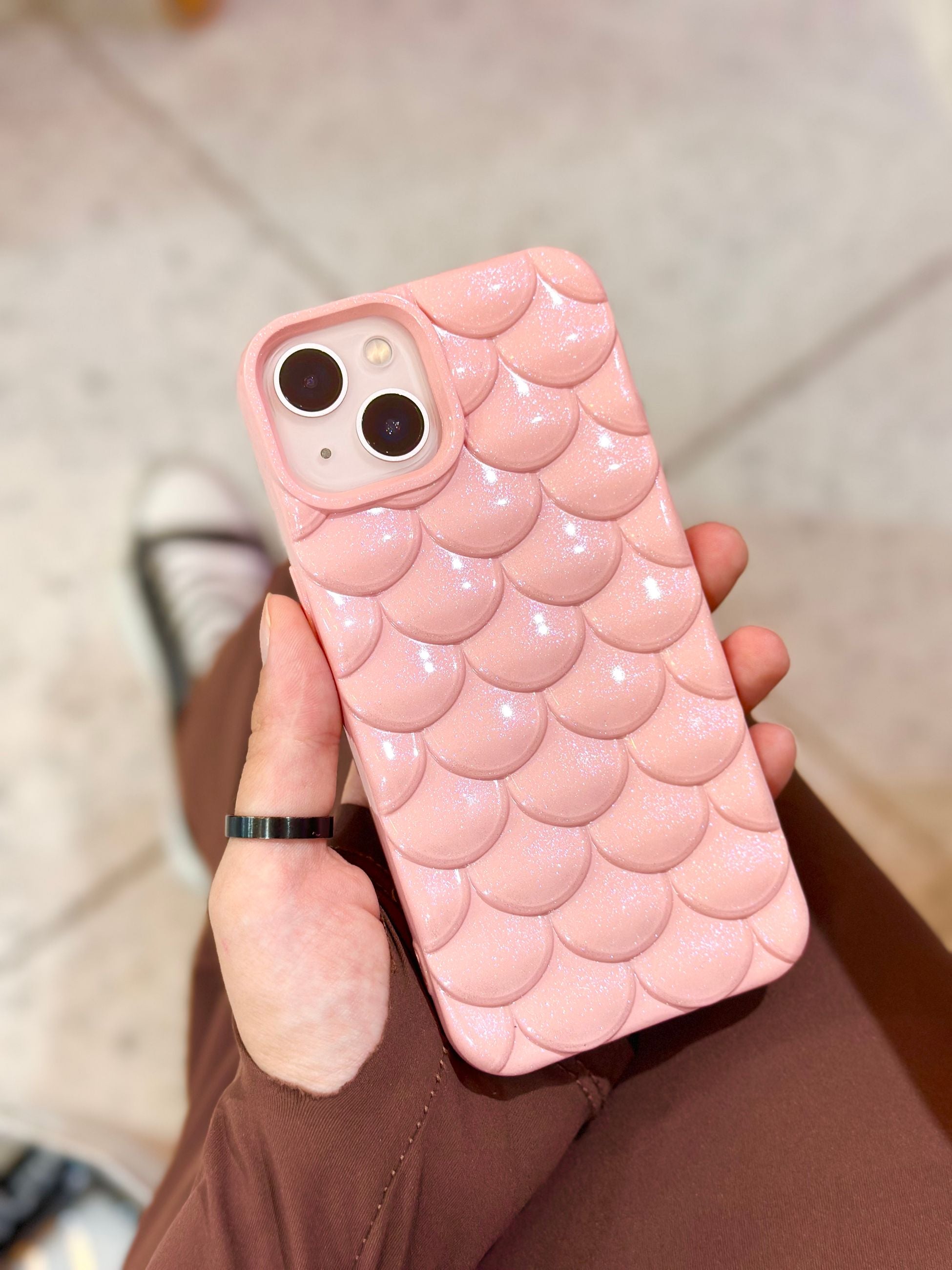 iPhone 13 Balık Sırtı Desenli Parlak İşlemeli 3 Boyutlu Kamera Çıkıntılı Kaliteli Fish Kılıf