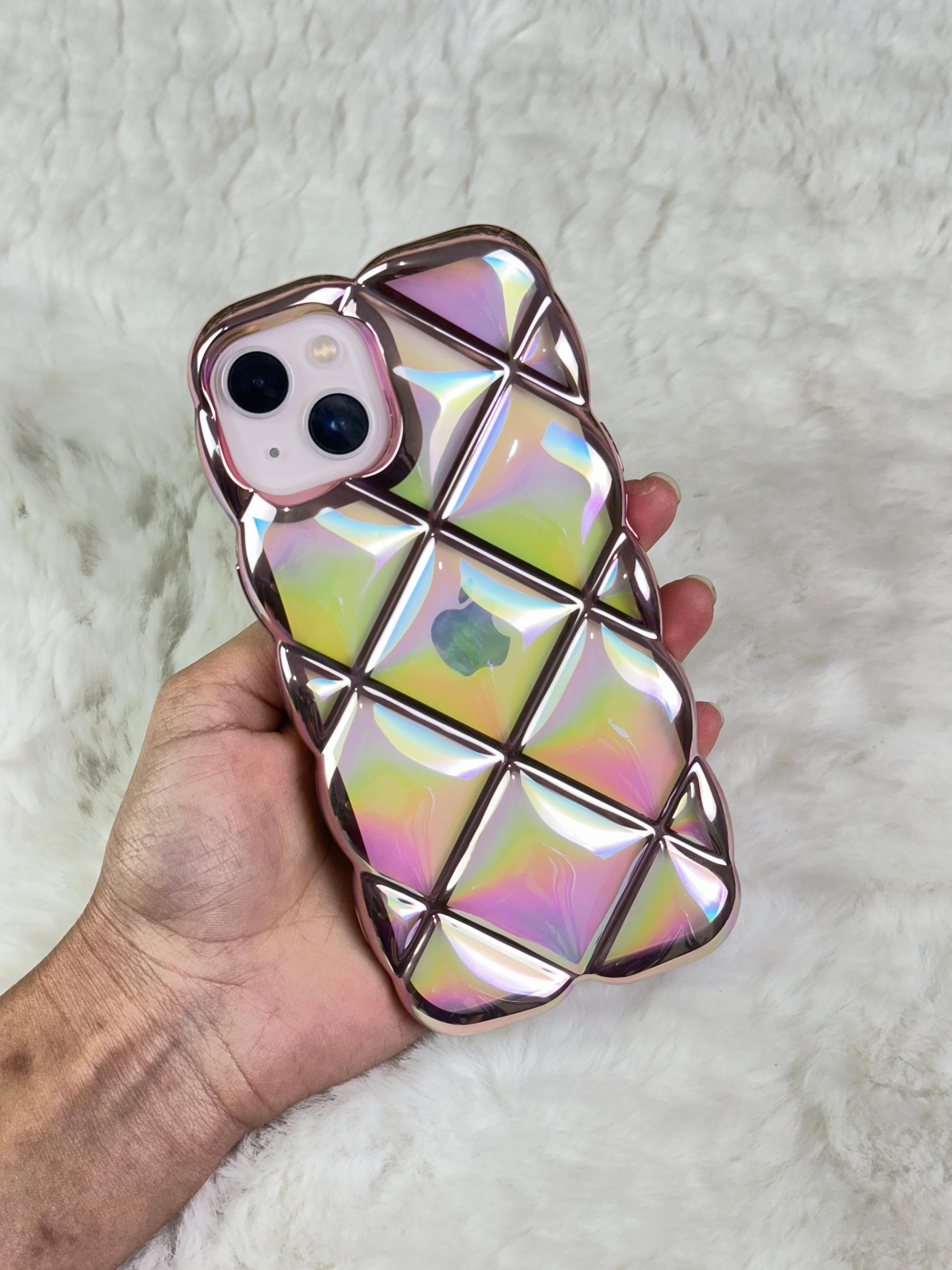 iPhone 14 Kabartma Desenli 3D Darbe Emici Ultra Sağlam Duda kılıf