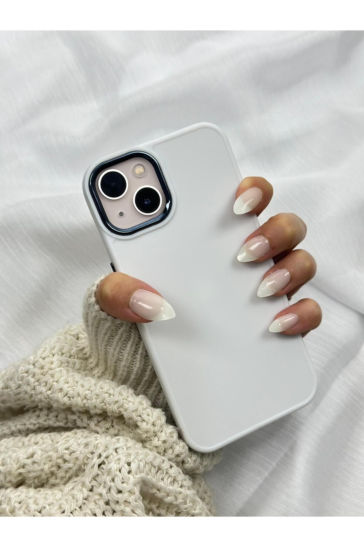 iPhone 15 Parlak Metal Detaylı Pastel Silikon Lansman RUBY Kılıf