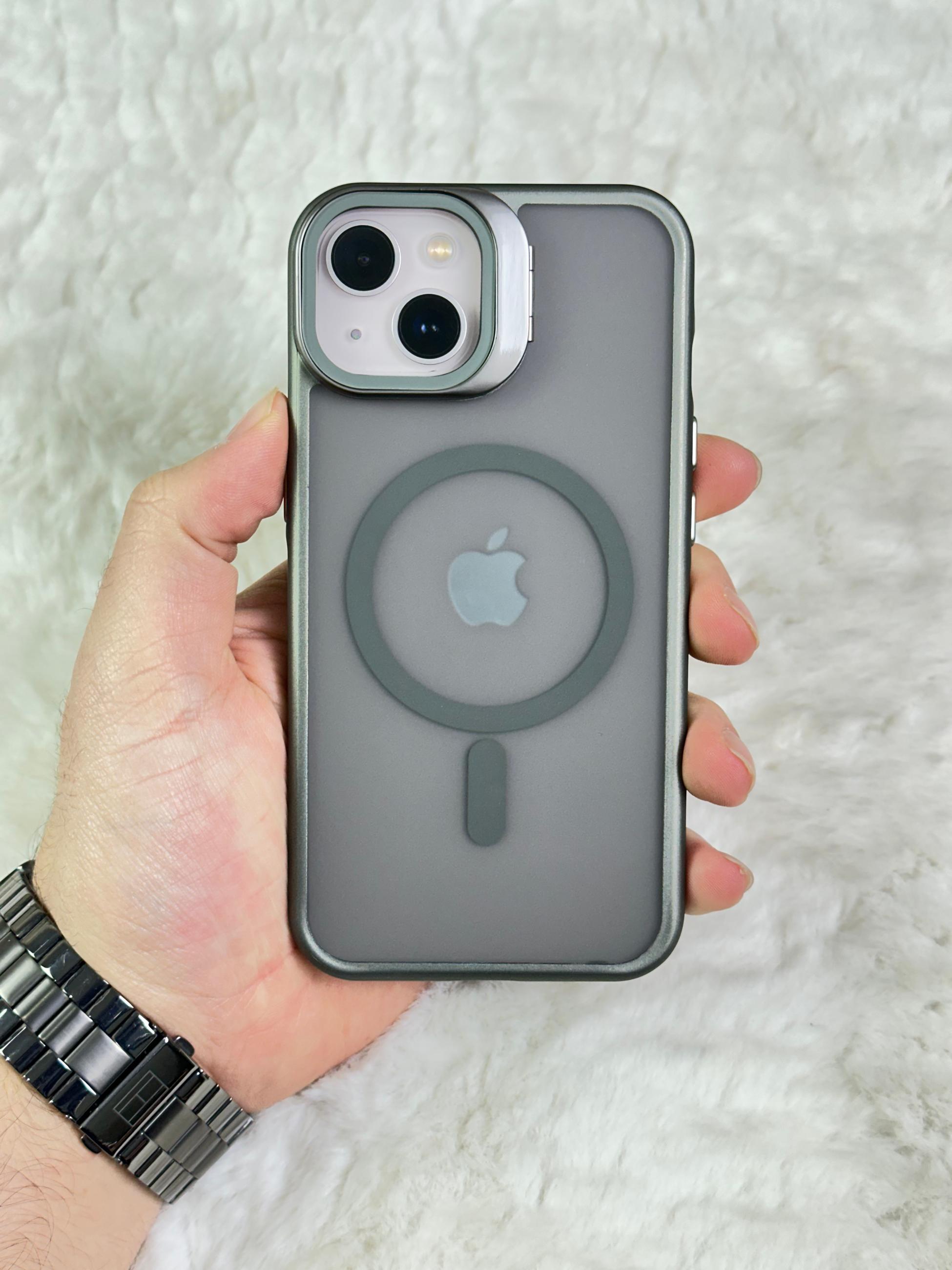 iPhone 13 Açılabilir Kamera Koruyucu Cam ve Stand Olabilen Arkası Mat Yanları Sert Silikon Duda Magsafe