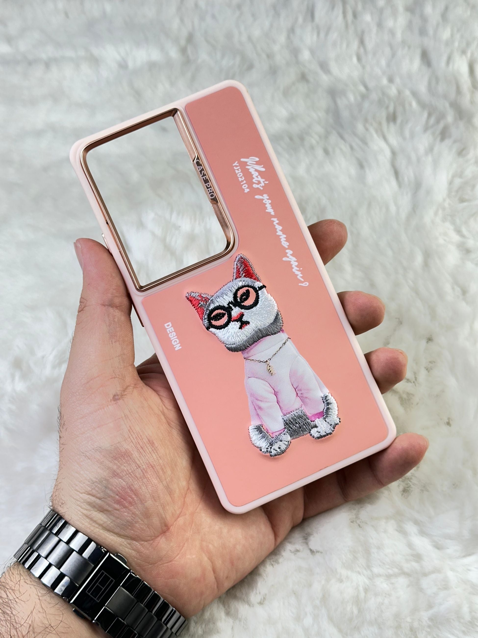 Xiaomi Redmi Note 13 Pro 4G Sert Kapaklı Tatlı Karakterli Dikişli Safari Kılıf