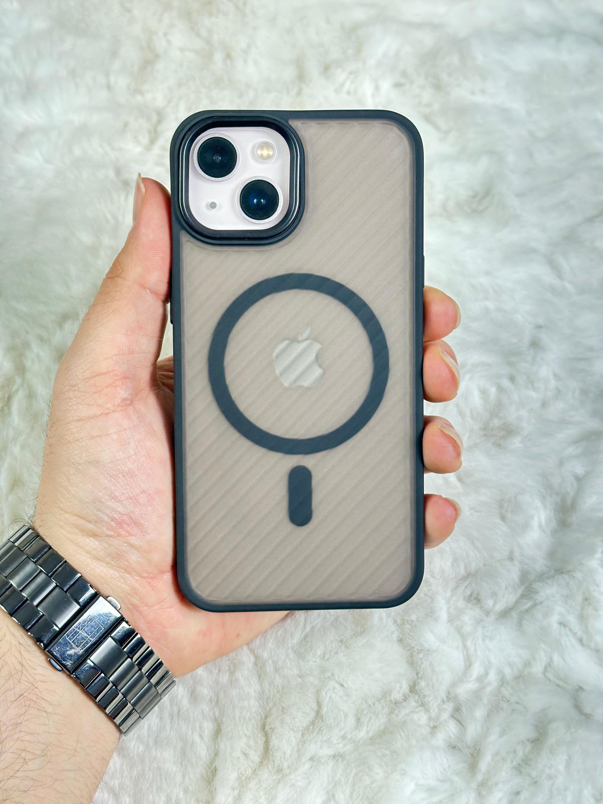 iPhone 14 Magsafe Özellikli Kamera Çıkıntılı Yanları Silikon Line Kılıf