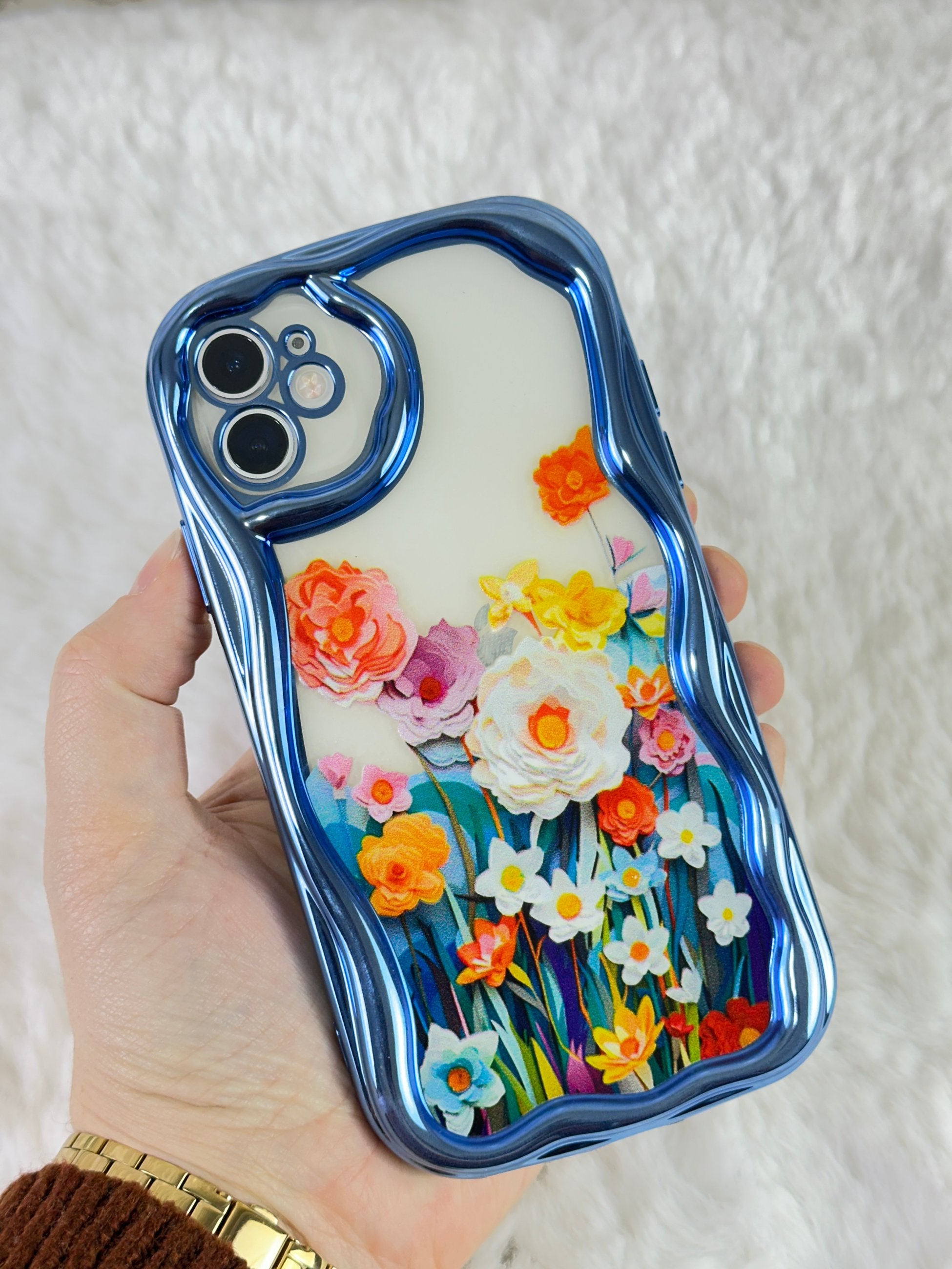 iPhone 11 Dalgalı Kenarlı Renkli Çiçek Desenli Kamera Korumalı Bloss Kılıf