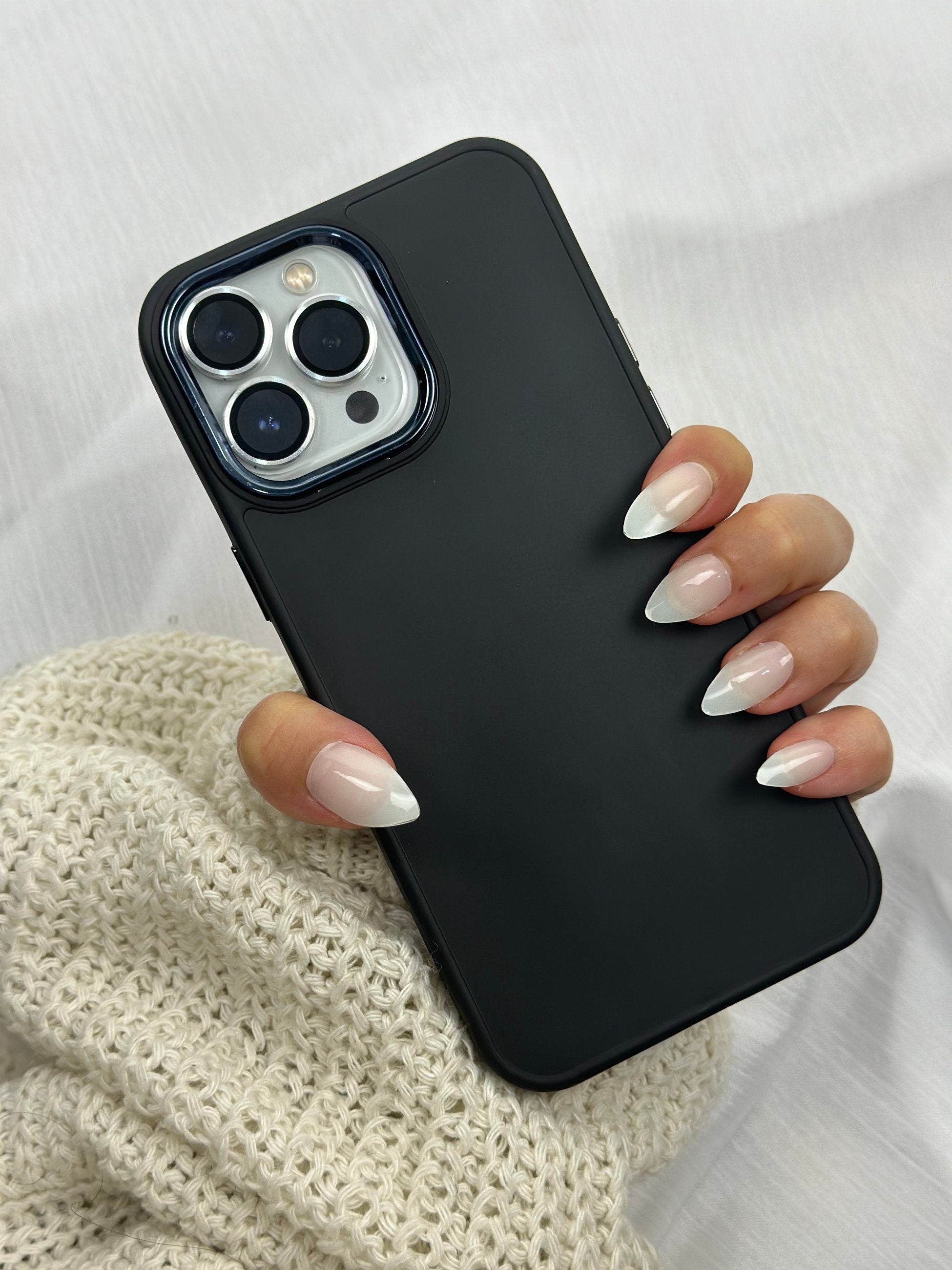 iPhone 13 Pro Max Kılıf Içi Kadife Parlak Detaylı Pastel Silikon Ruby Kılıf