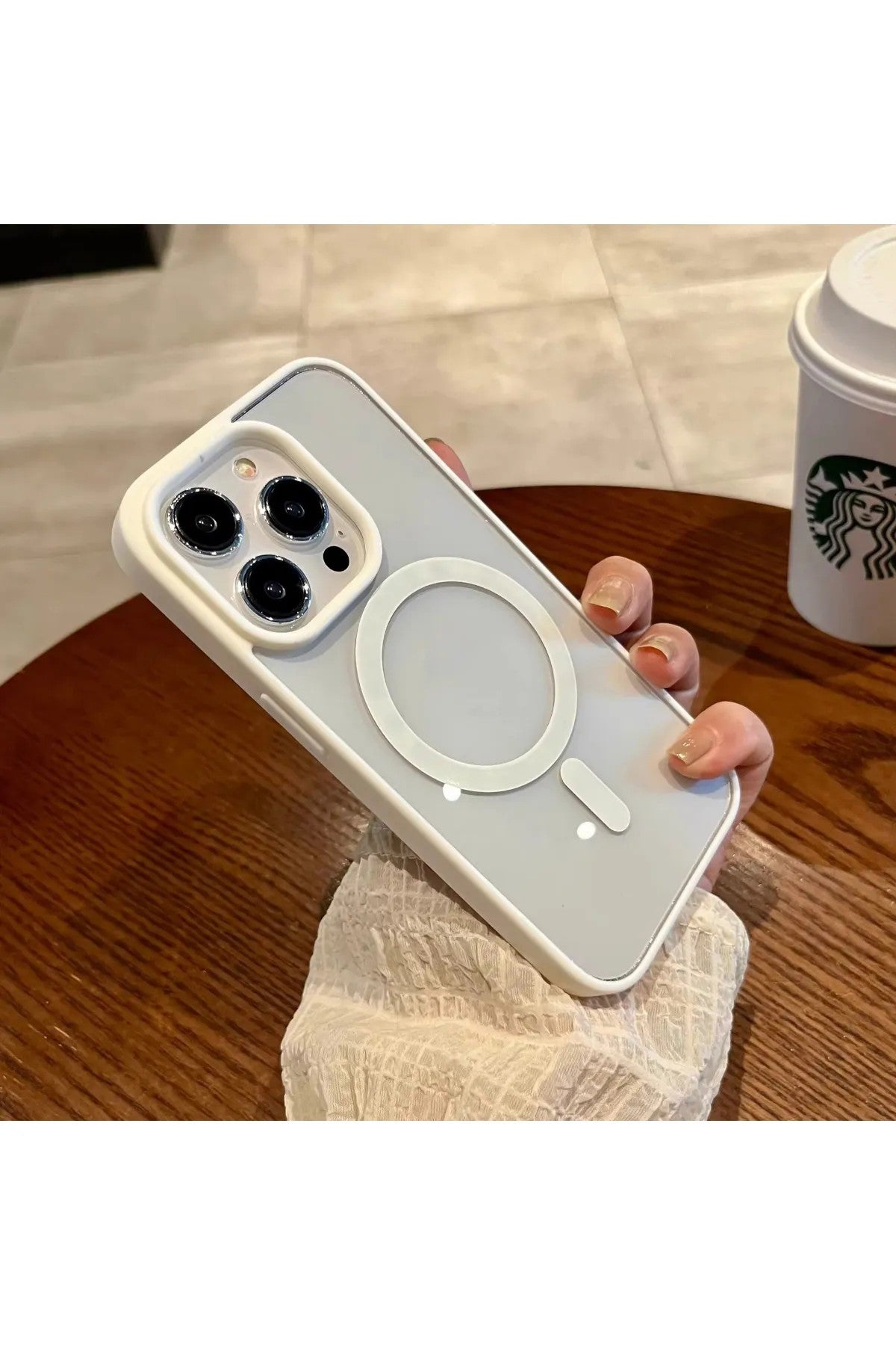 iPhone 16 Pro Max Magsafe Wireless Şarj Özellikli Silikon Kamera Çıkıntılı REMA Kılıf