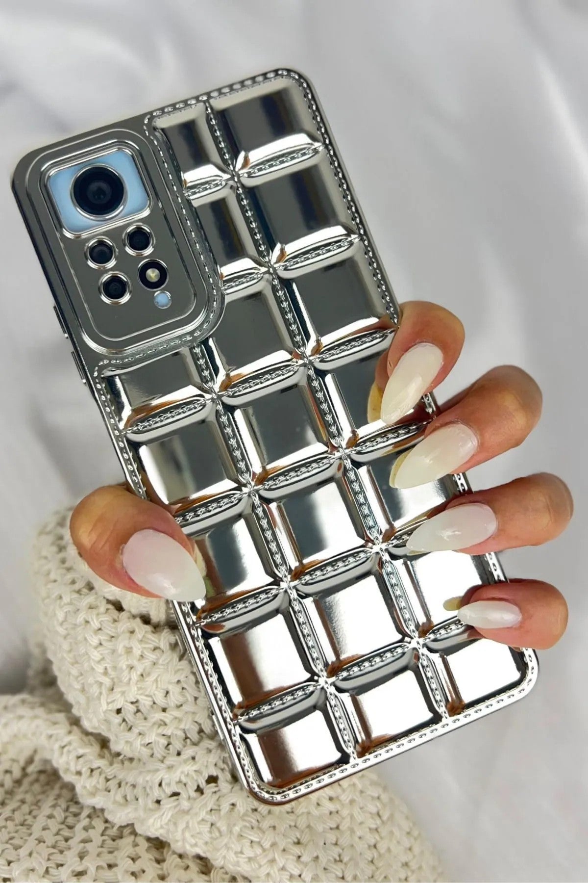 Redmi Note 11 Pro Kabartmalı Dikiş Detaylı Baklava Desenli Parlak Vivid Kılıf