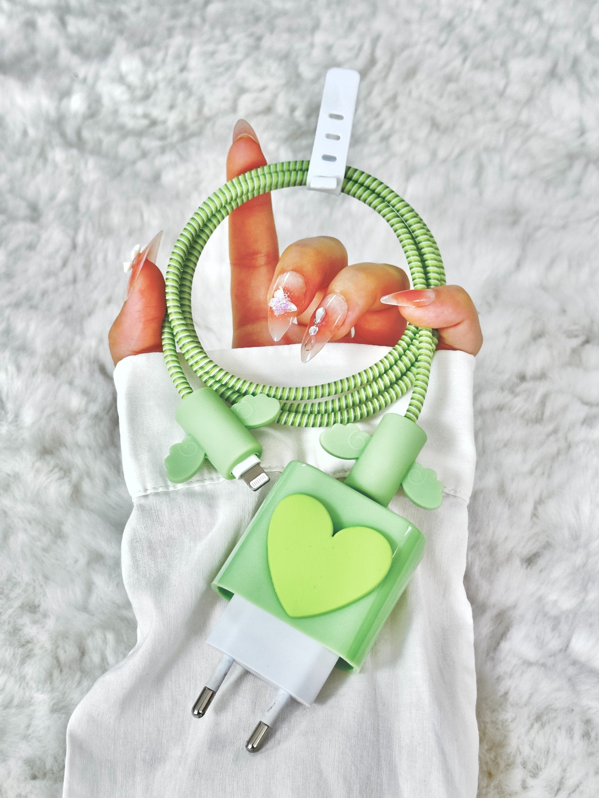 iPhone 18W/20W Uyumlu Şarj Kılıfı Yeşil Kalp