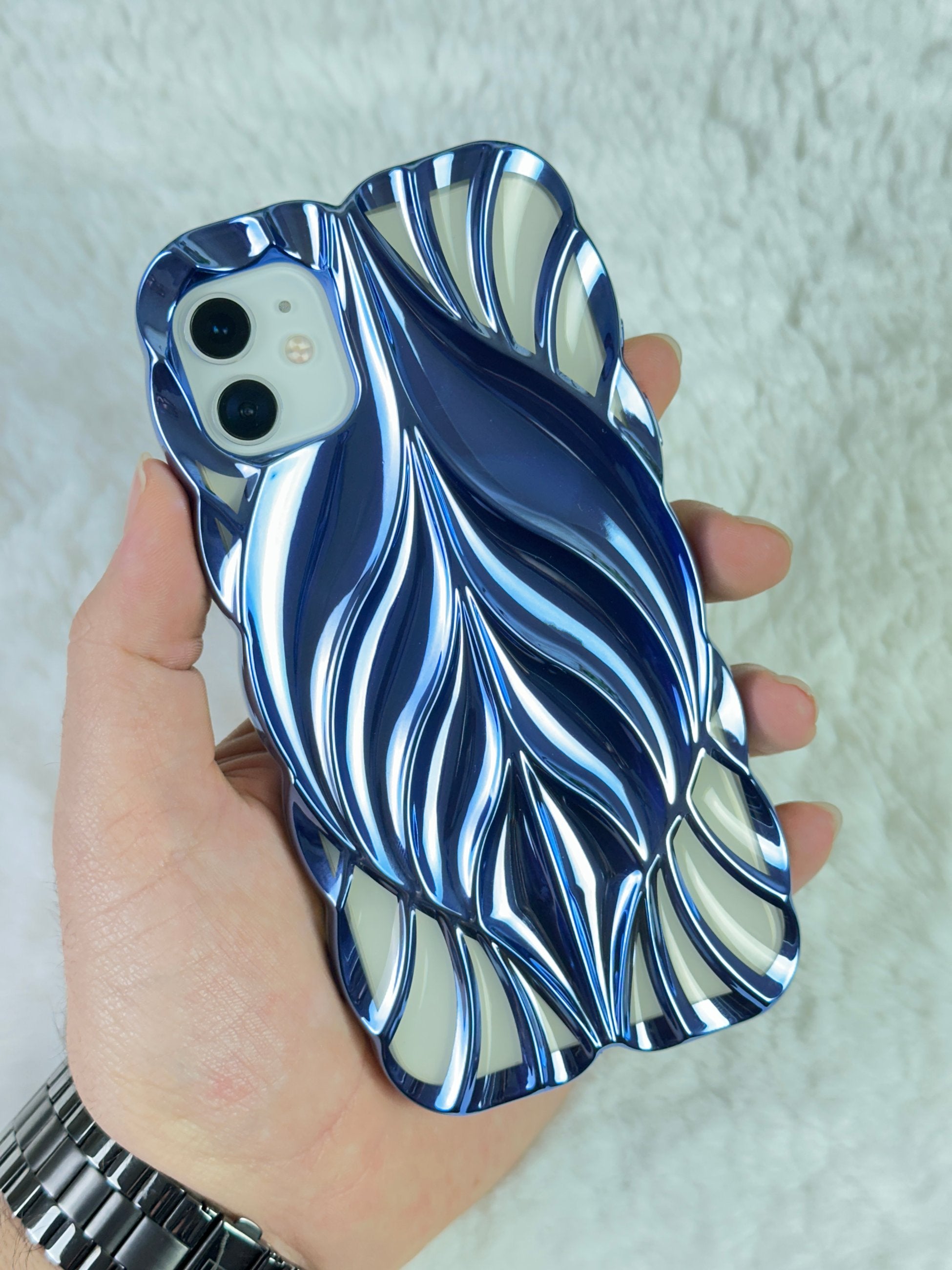 iPhone 11 ile Uyumlu Yaprak Desenli Kabartmalı Darbelere Karşı Dayanıklı Leaf Line Kılıf