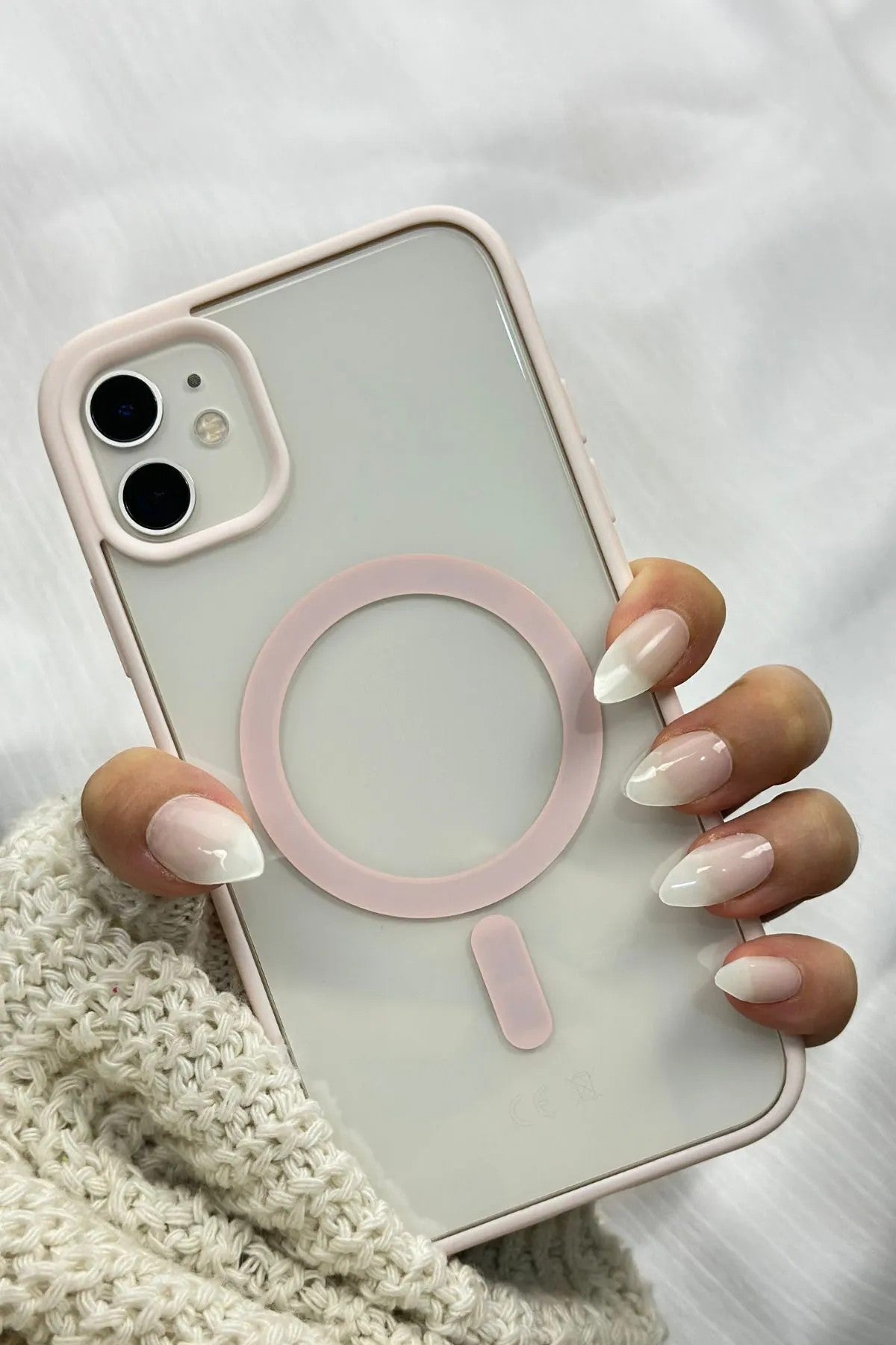 iPhone 11 Magsafe Kablosuz Şarj Özellikli Silikon Rema Kılıf