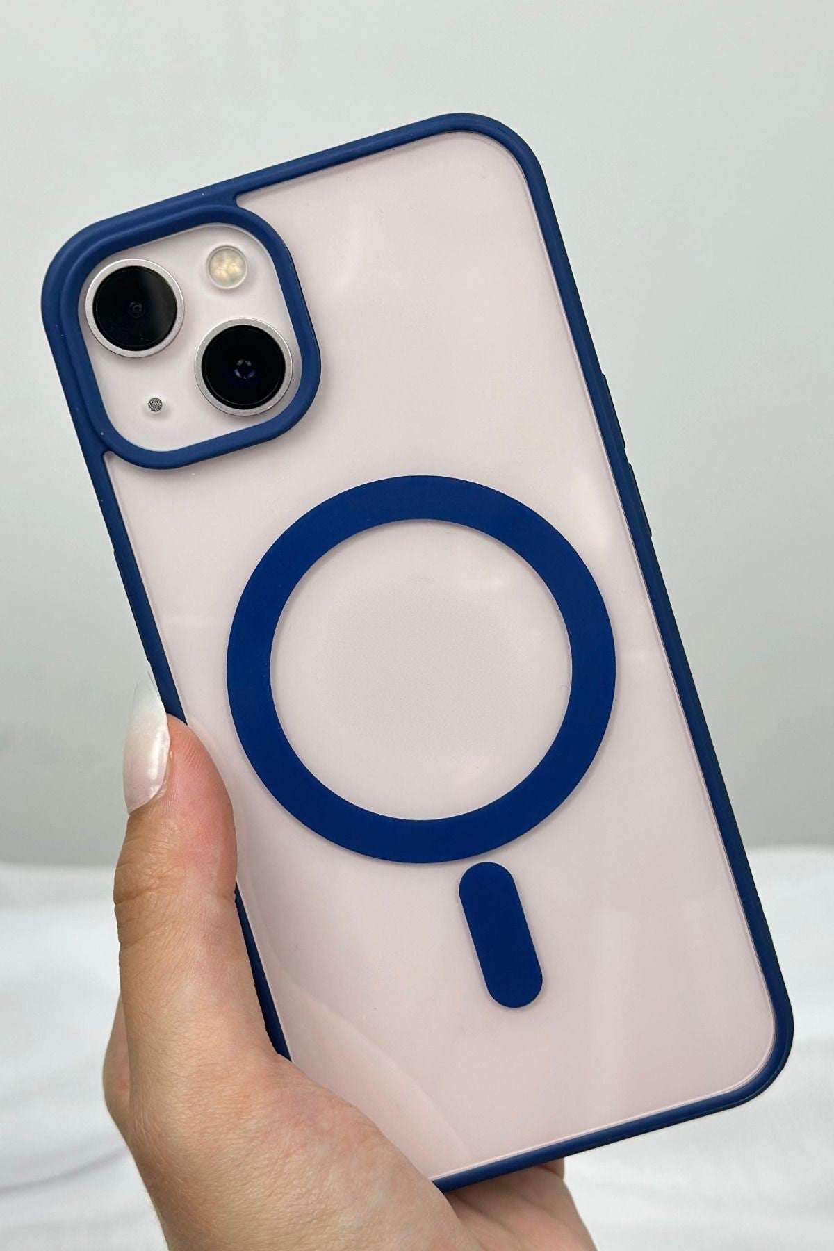 iPhone 15 Plus Magsafe Wireless Şarj Özellikli Silikon Kamera Çıkıntılı REMA Kılıf