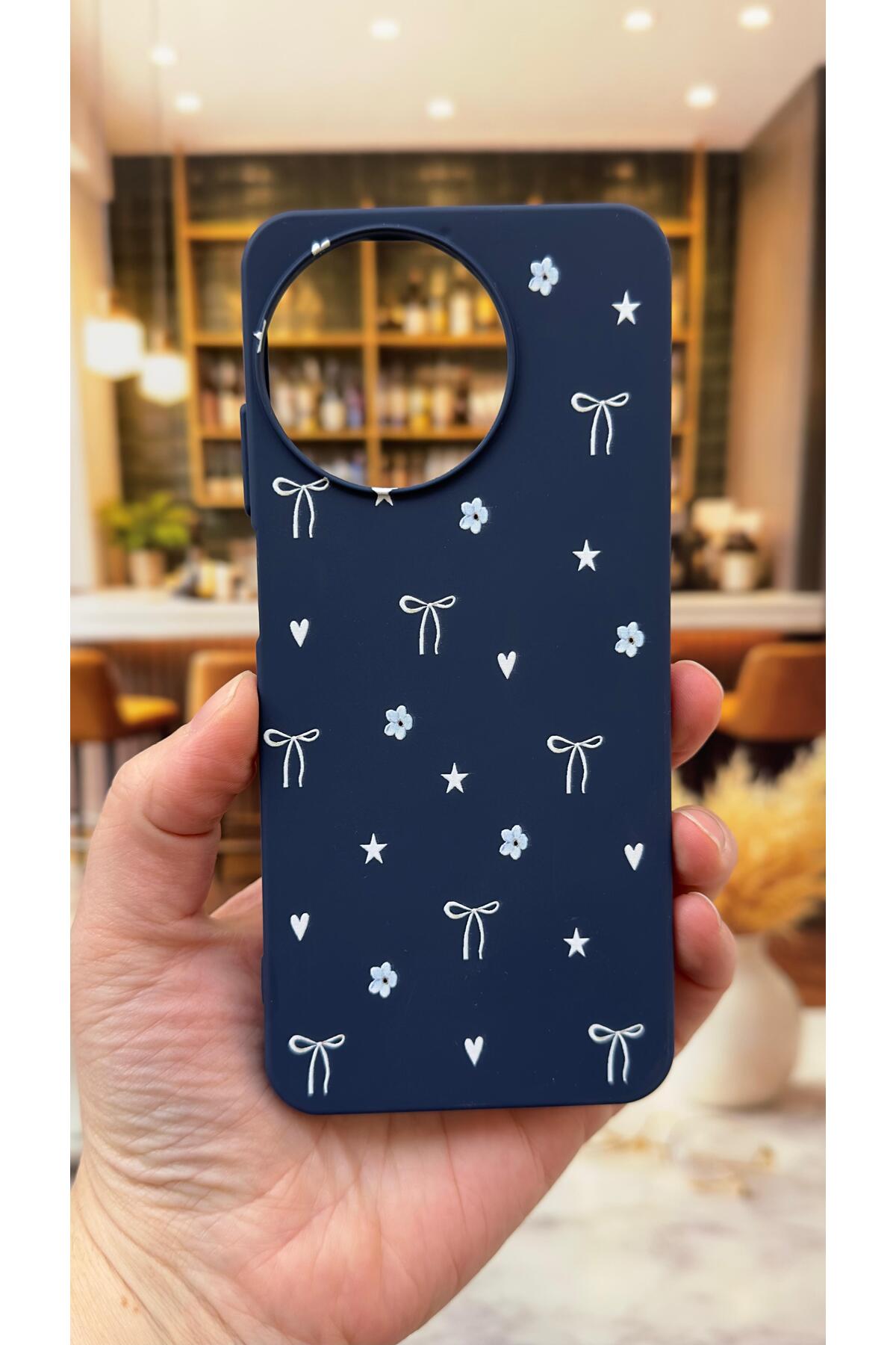 Realme 11 Uyumlu Mini Fiyonk Desenli Silikon Darbe Emici Klasik Korumalı Rubber Kılıf