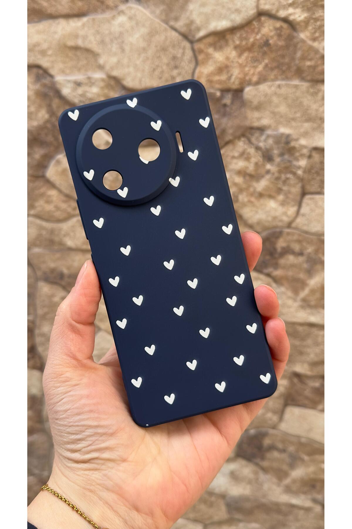 Tecno Camon 30 Pro 5G Uyumlu Beyaz Kalp Desenli Silikon Darbe Emici Klasik Korumalı Rubber Kılıf