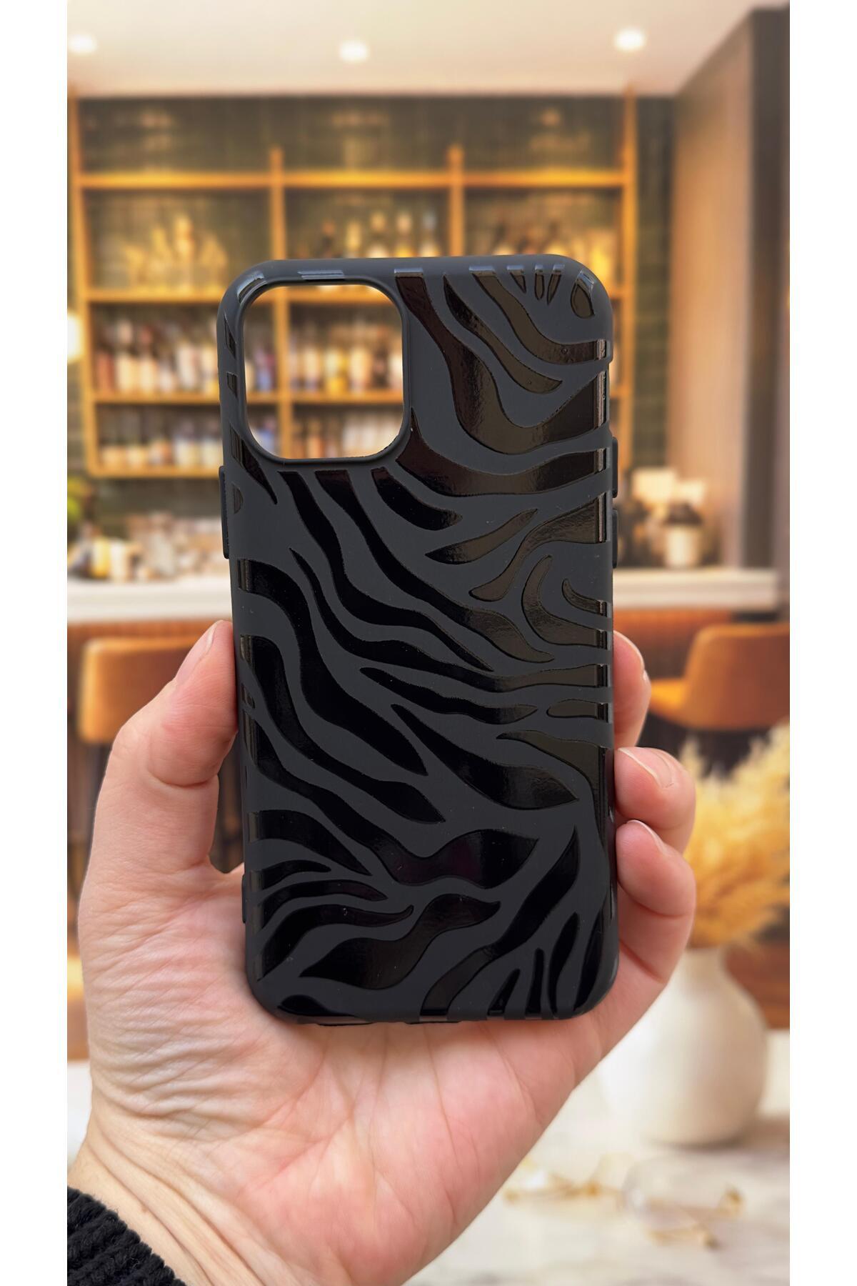 Iphone 11 Pro Uyumlu Zebra Desenli Silikon Darbe Emici Klasik Korumalı Rubber Kılıf