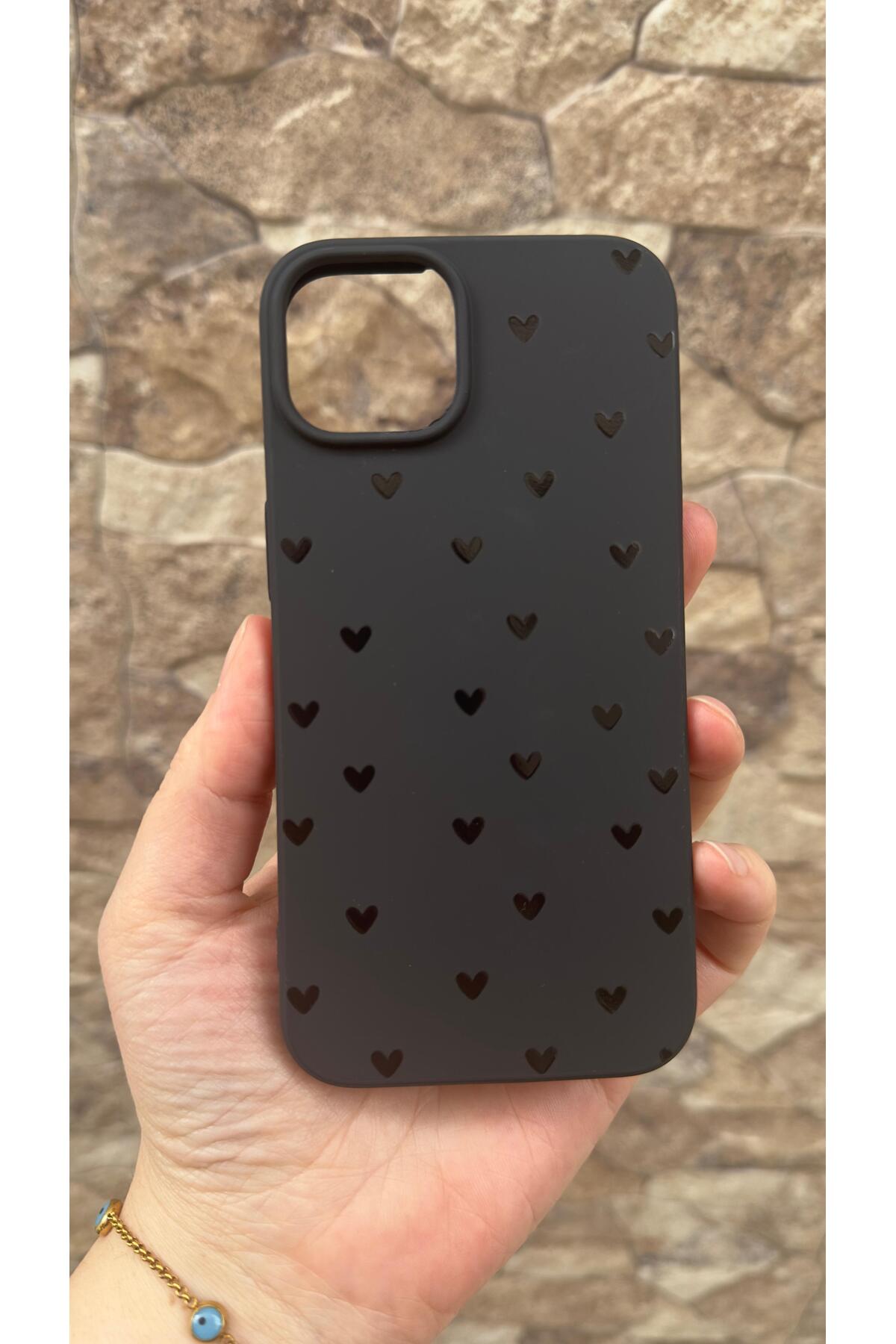 iPhone 15 Uyumlu Mini Siyah Kalp Desenli Silikon Darbe Emici Korumalı Klasik Rubber Kılıf