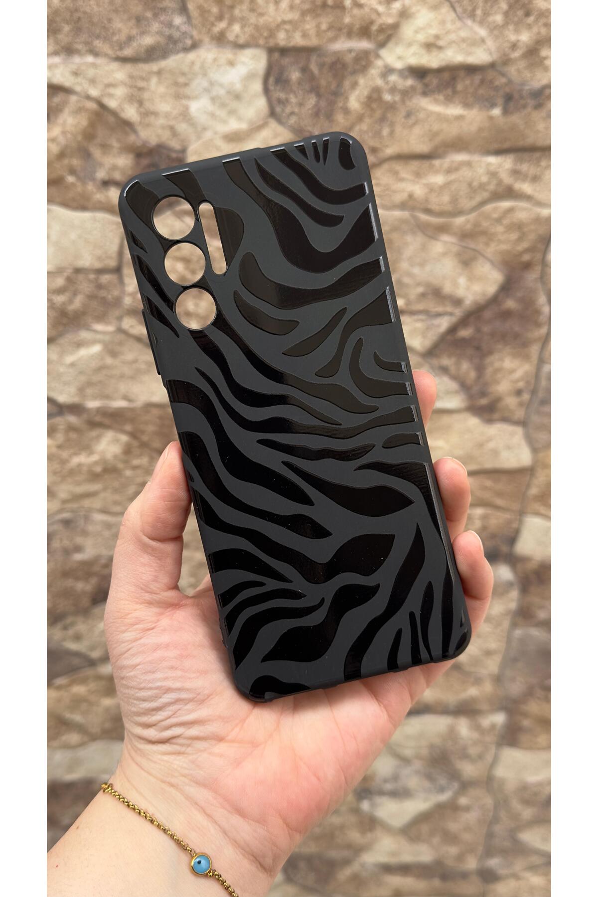 Tecno Pova 3 Uyumlu Zebra Desenli Silikon Darbe Emici Klasik Korumalı Rubber Kılıf