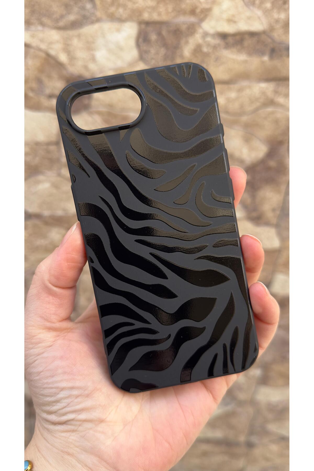 İphone 16E Uyumlu Zebra Desenli Silikon Darbe Emici Klasik Korumalı Rubber Kılıf