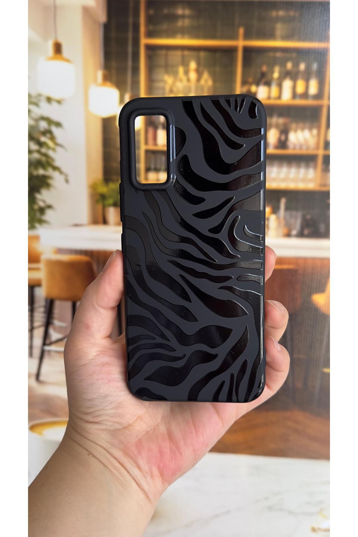Infinix GT 30 Pro Uyumlu Zebra Desenli Silikon Darbe Emici Klasik Korumalı Rubber Kılıf