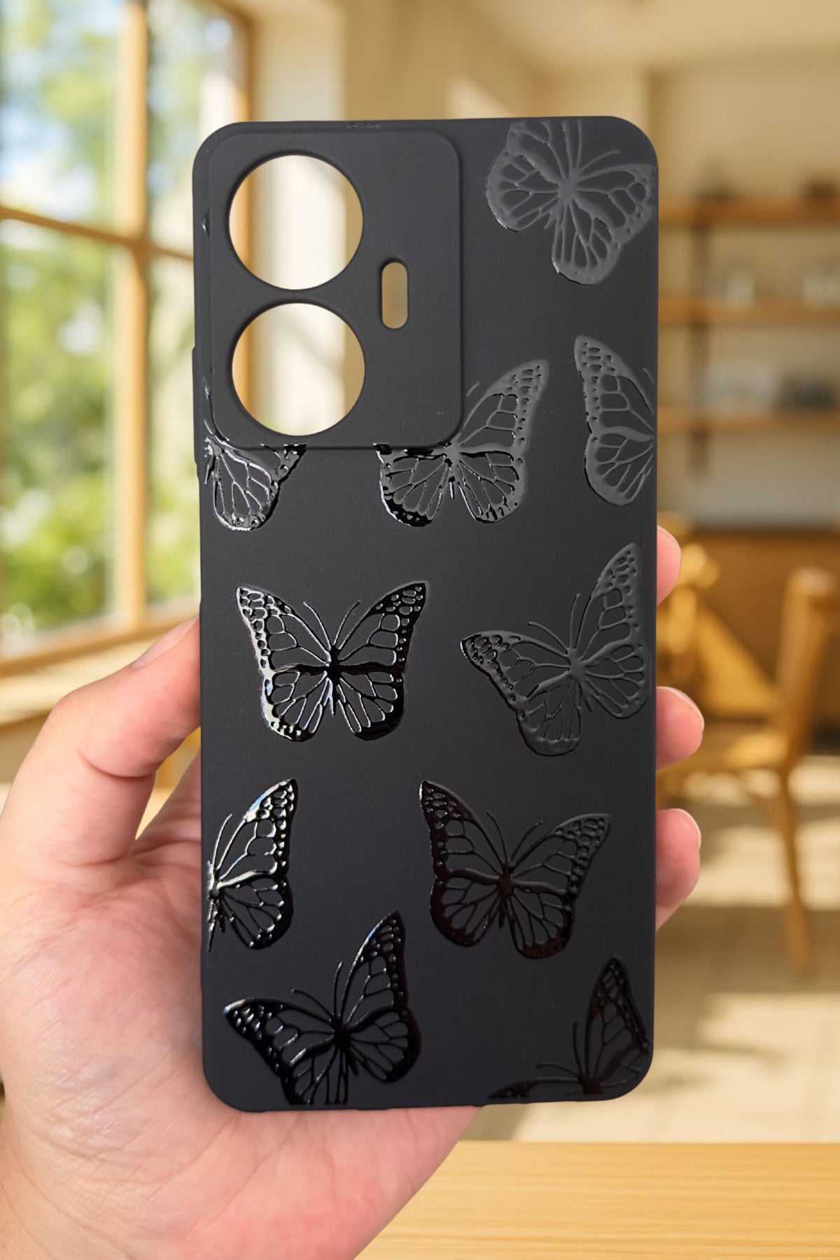 Realme C55 Uyumlu Siyah Kelebek Desenli Silikon Darbe Emici Klasik Korumalı Rubber Kılıf