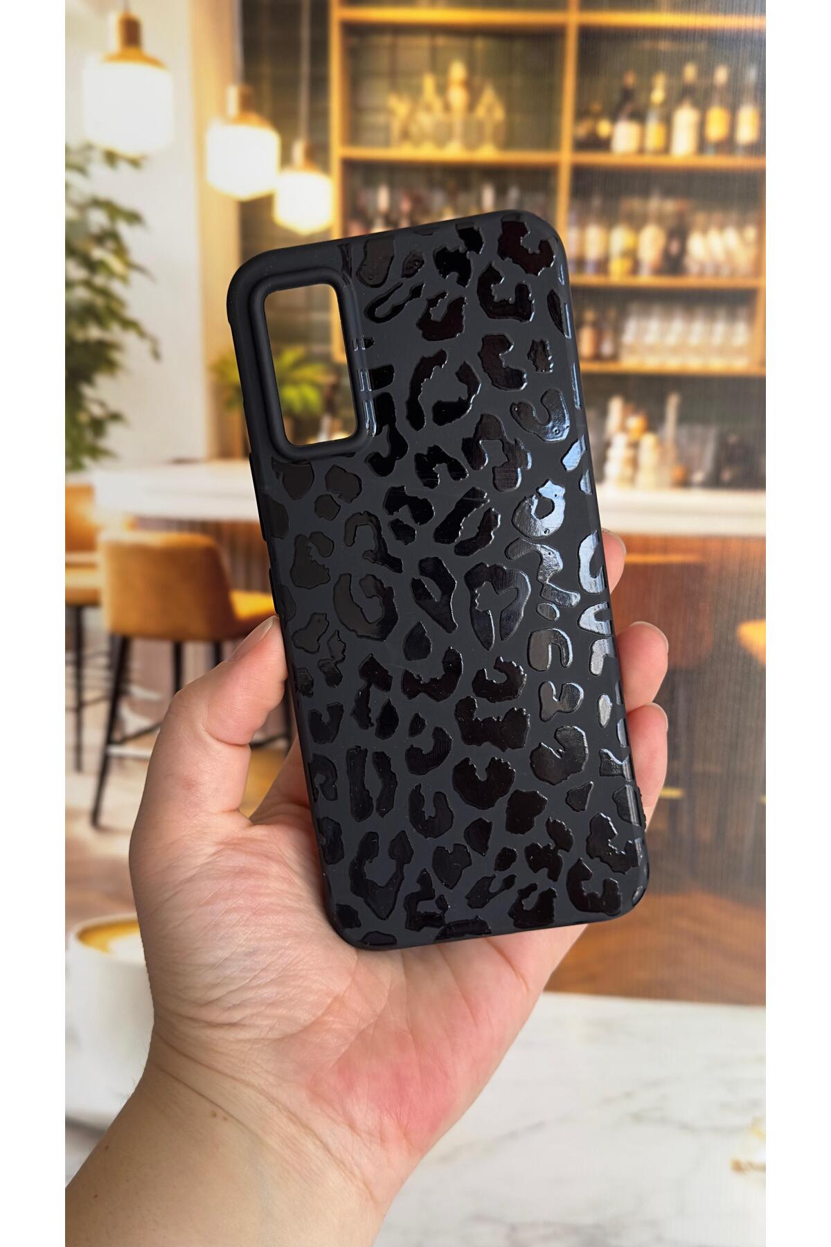 Infinix GT 30 Pro Uyumlu Leopar Desenli Silikon Darbe Emici Klasik Korumalı Rubber Kılıf