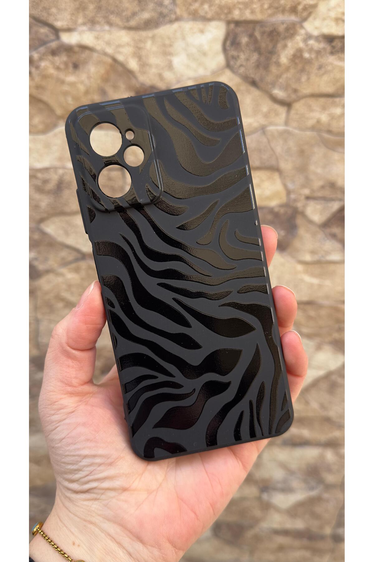Casper Via X30 Uyumlu Zebra Desenli Silikon Darbe Emici Klasik Korumalı Rubber Kılıf