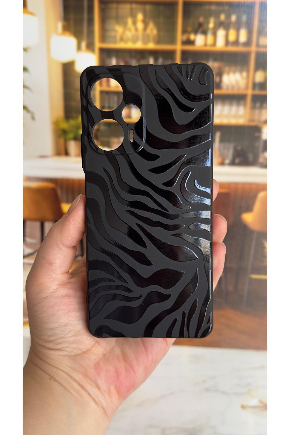 Poco F5 Uyumlu Zebra Desenli Silikon Darbe Emici Klasik Korumalı Rubber Kılıf