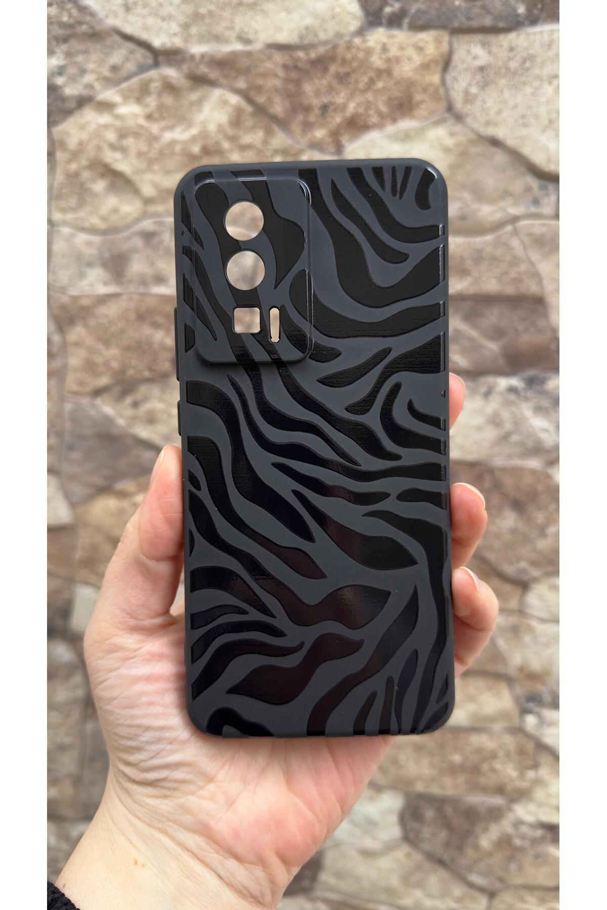 Poco F5 Pro Uyumlu Zebra Desenli Silikon Darbe Emici Klasik Korumalı Rubber Kılıf